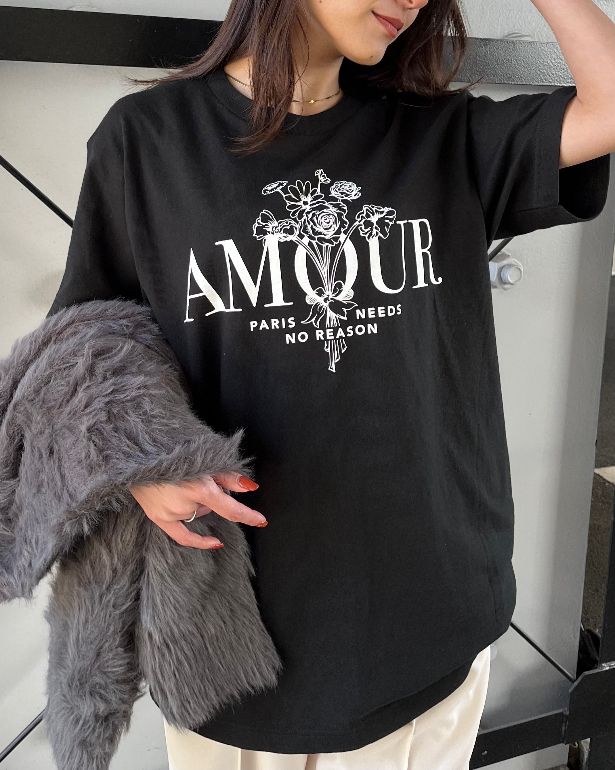 スピリトーゾ Spiritoso AMOUR 花柄プリントTシャツ (ブラック) ブラック
