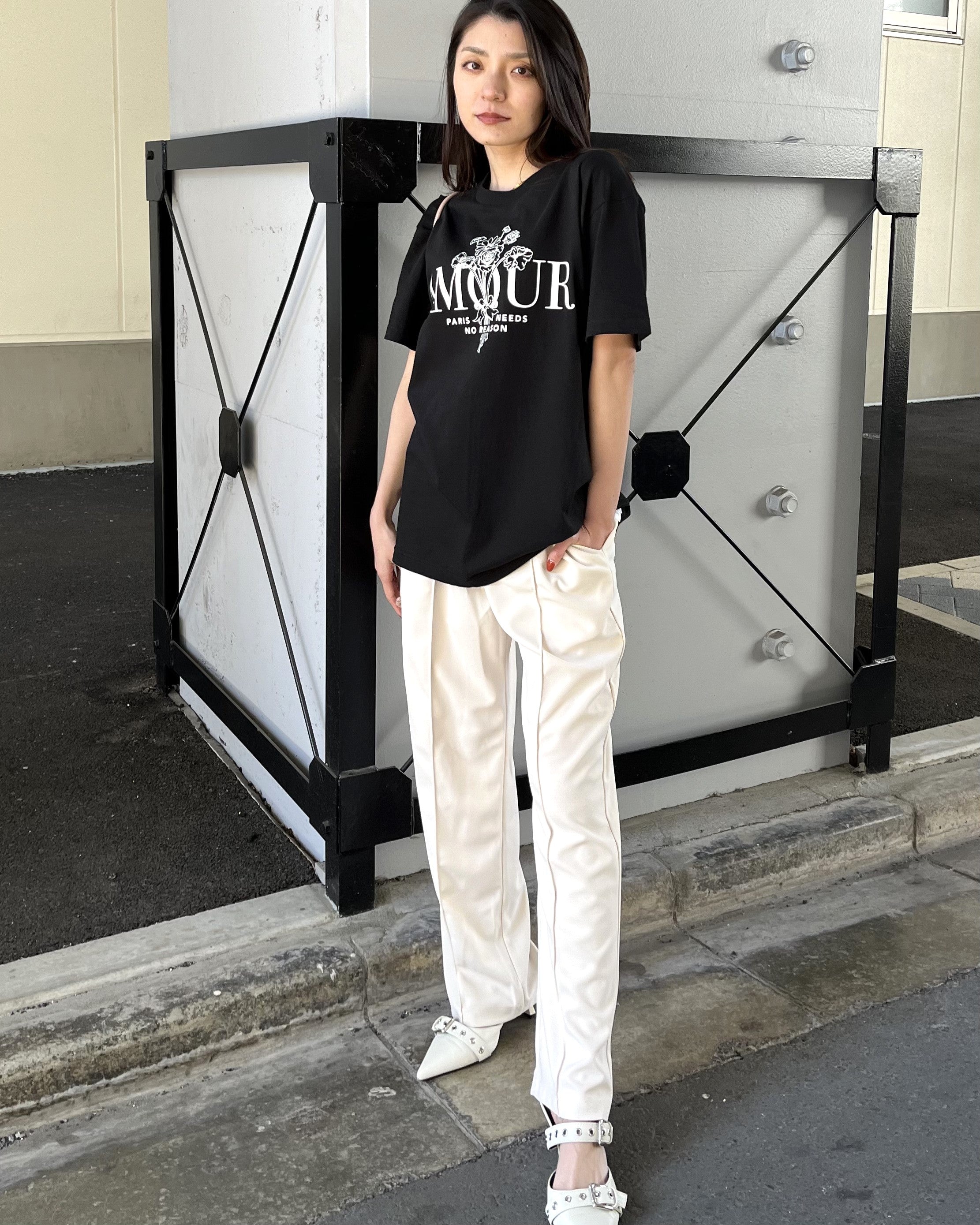 スピリトーゾ Spiritoso AMOUR 花柄プリントTシャツ (ブラック) ブラック