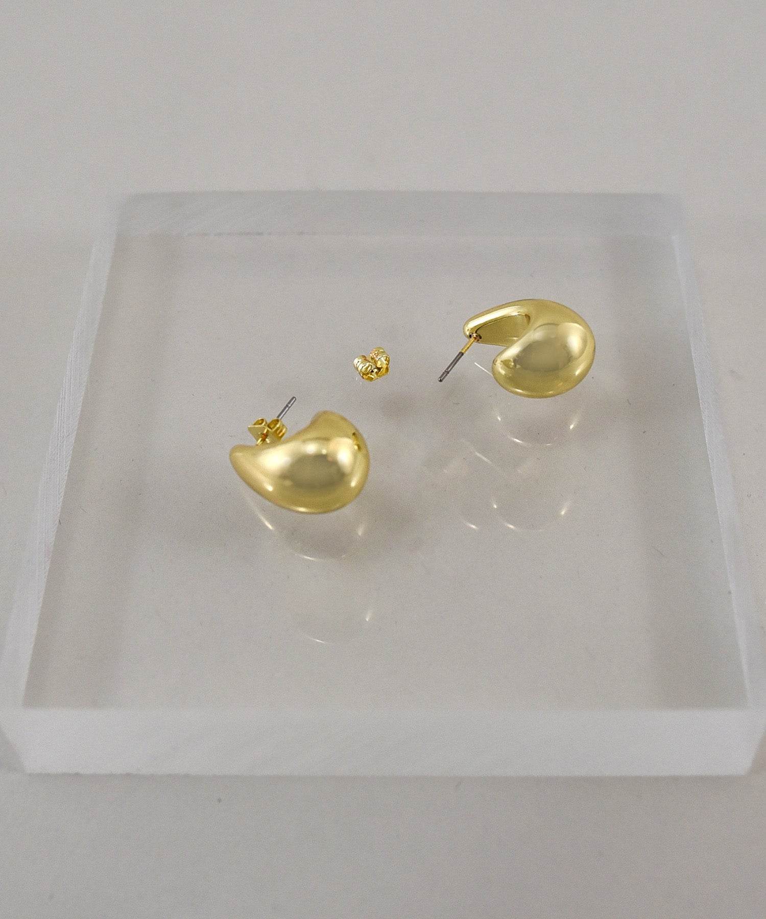 スタイロ styiro ニッケルフリー 雫 ドロップピアス (ゴールド) ゴールド