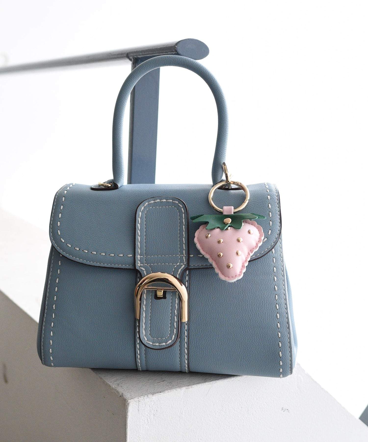 スタイロ styiro スタッズ苺チャーム (ピンク) ピンク