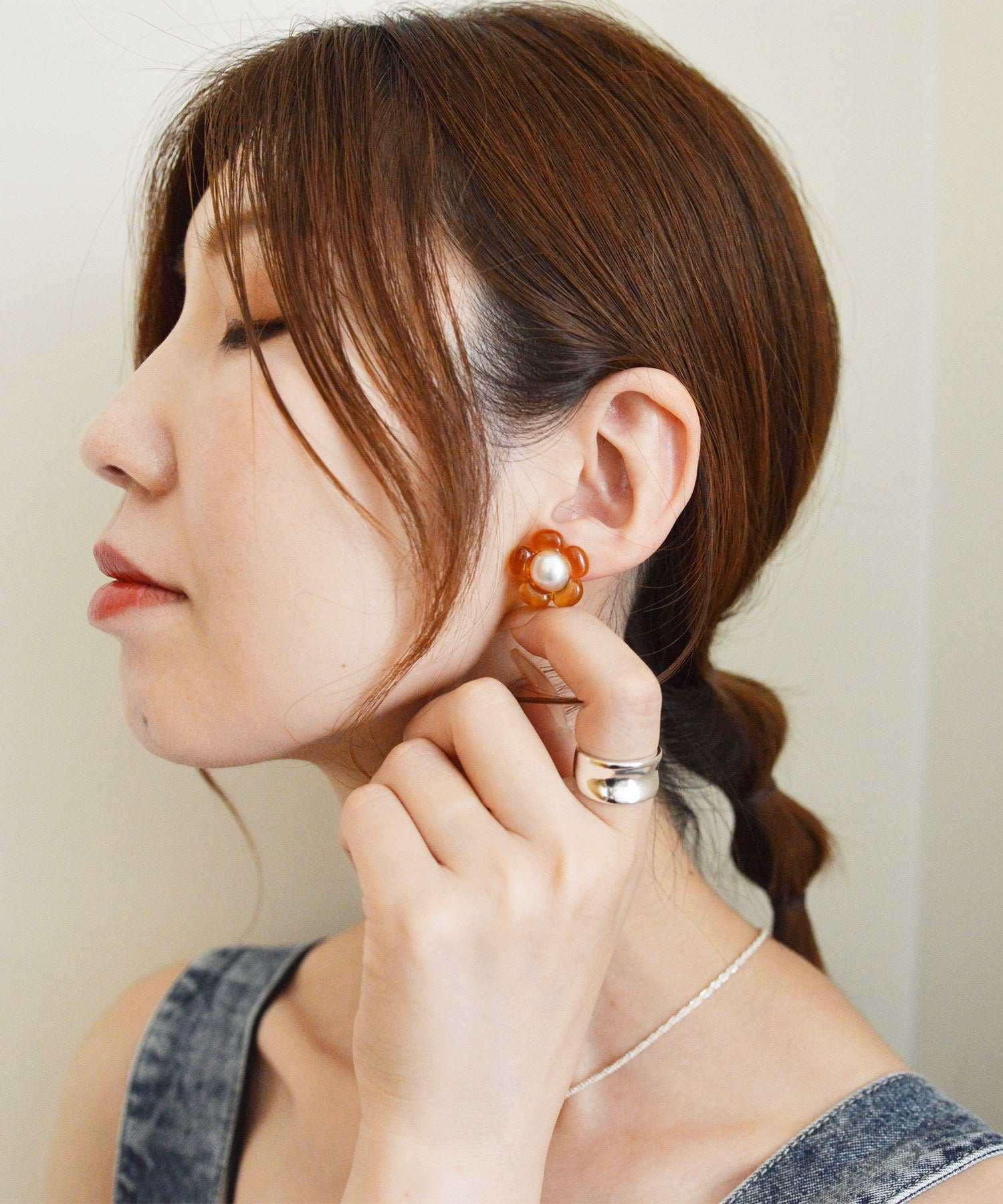 スタイロ styiro ニッケルフリー クリアフラワーパールピアス (オレンジ) オレンジ