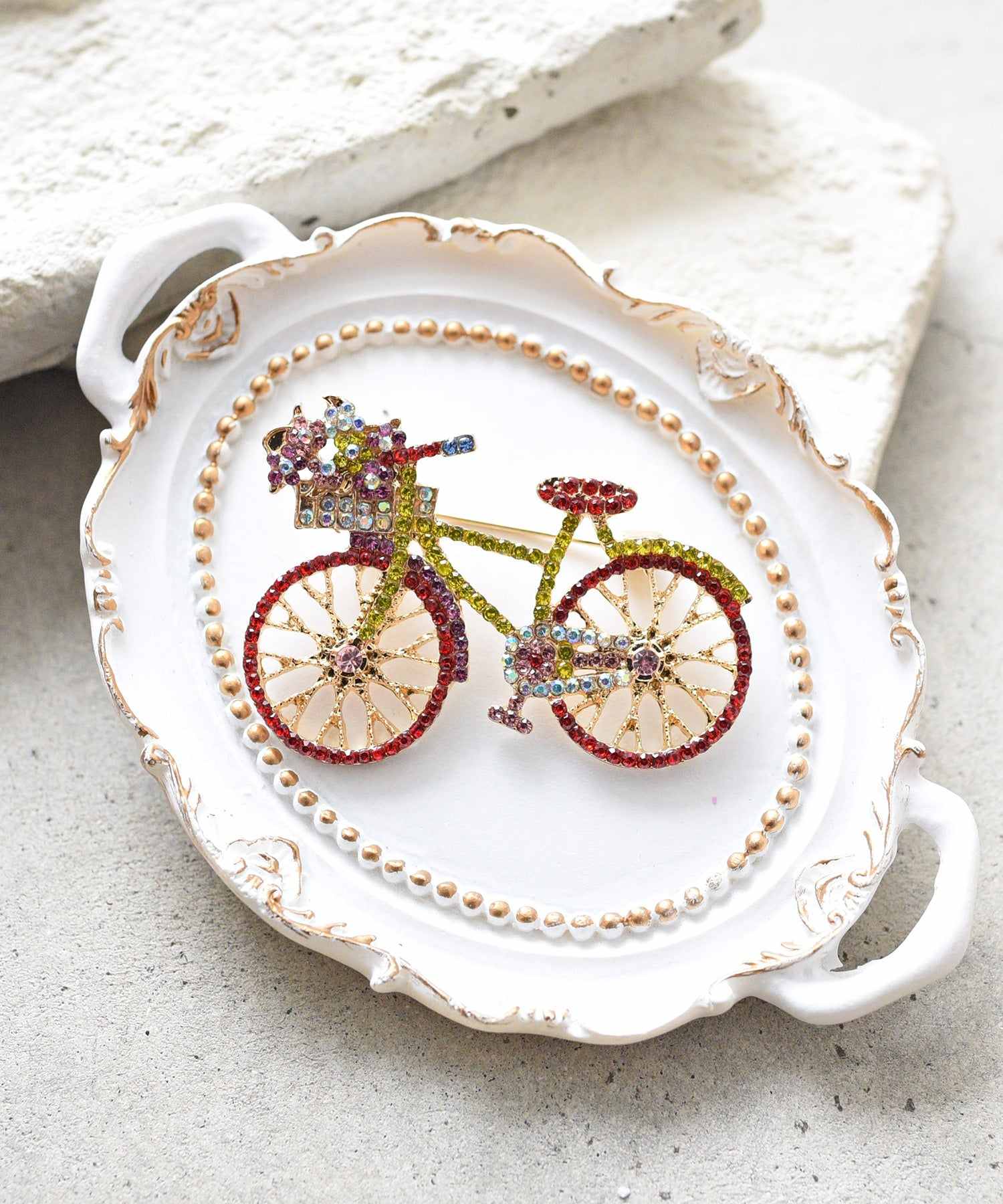 スタイロ styiro フラワーサイクリングビジューブローチ (レッド) レッド