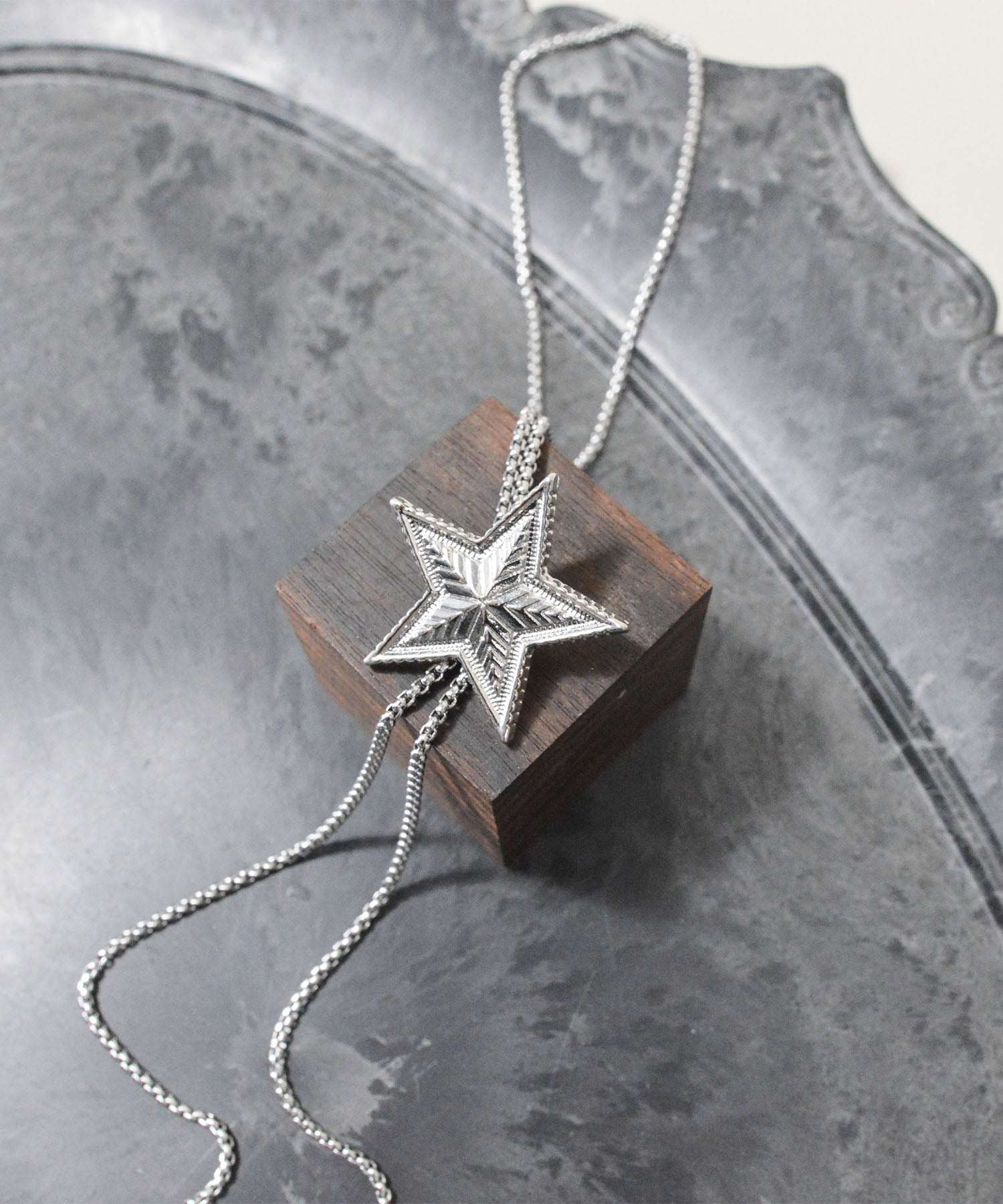 スタイロ styiro ニッケルフリー スターメタルループタイ ネックレス (シルバー) シルバー