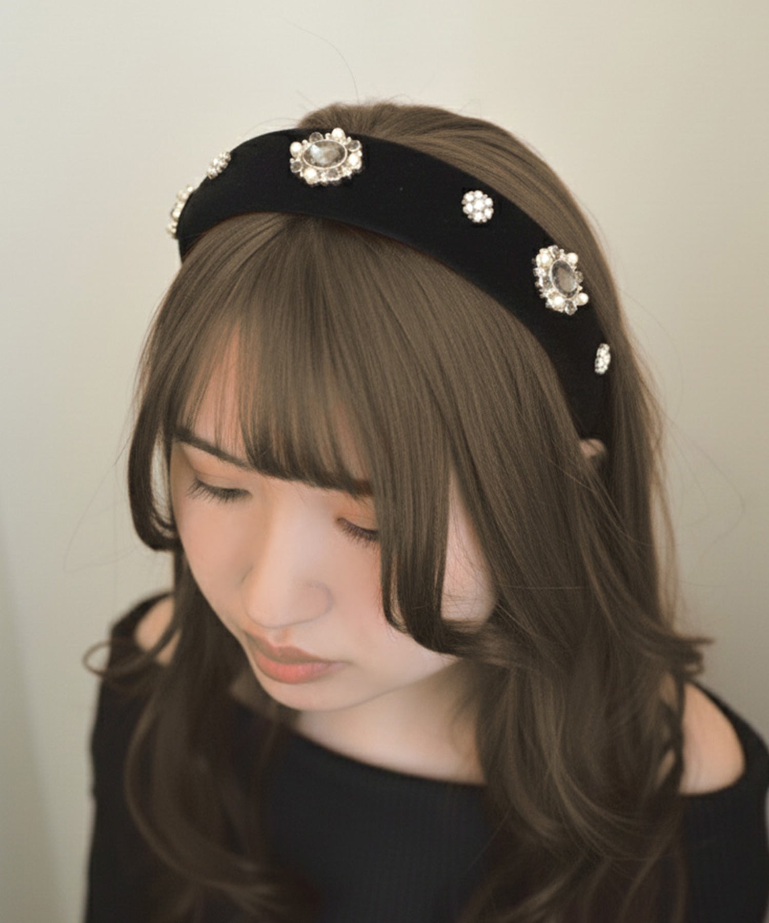 スタイロ styiro ベルベットパールビジューカチューシャ (ブラック) ブラック