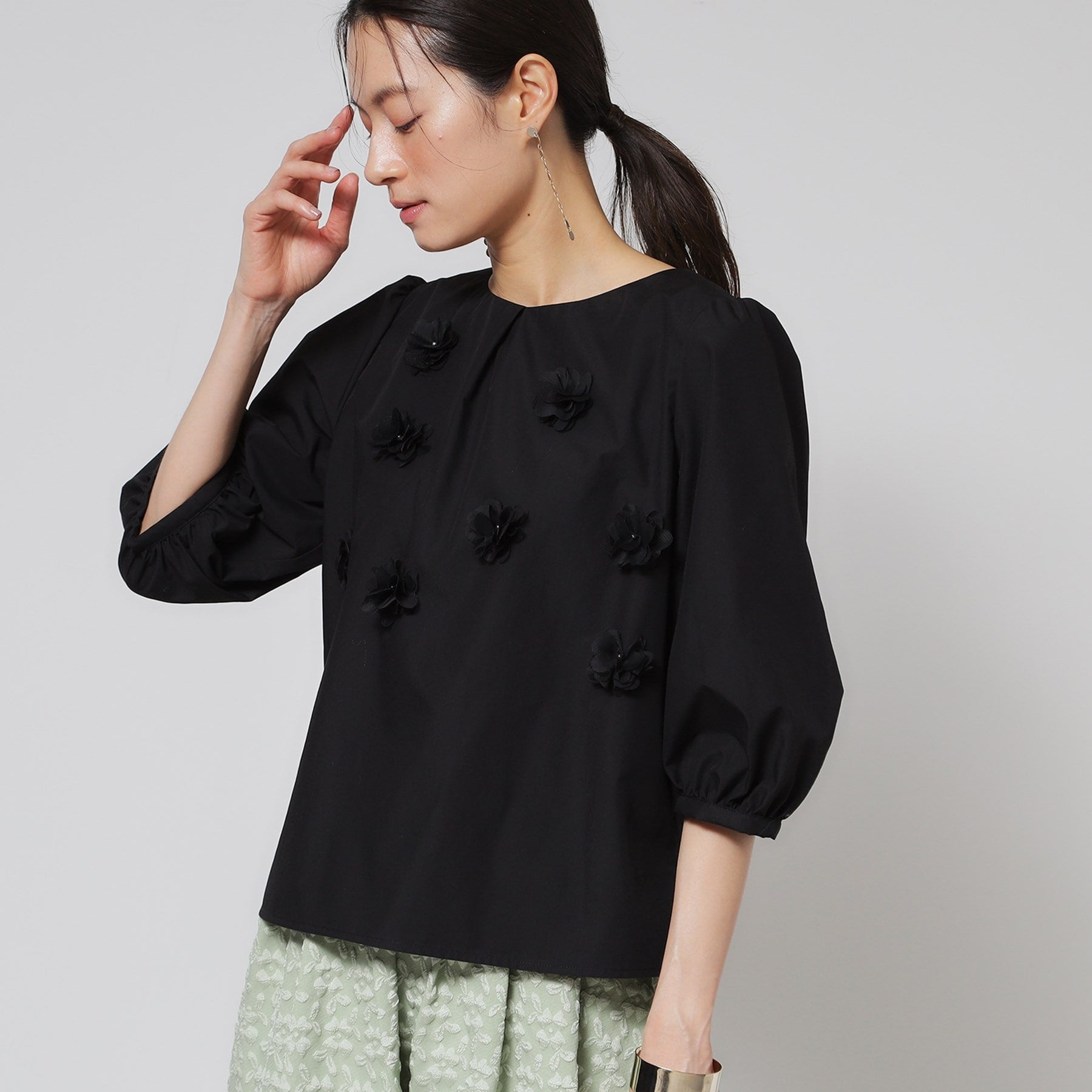 スーナウーナ SunaUna 【ハンドクラフト/フラワーモチーフ】パフスリーブブラウス (ピンク(071)) ピンク(071)