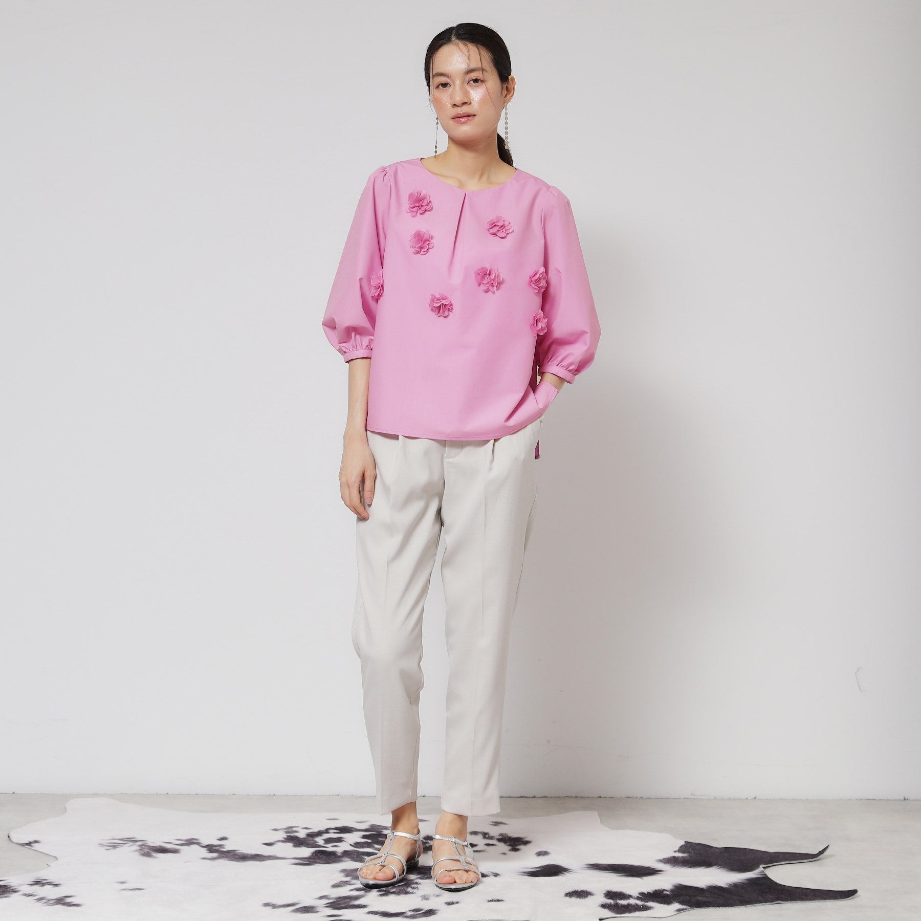 スーナウーナ SunaUna 【ハンドクラフト/フラワーモチーフ】パフスリーブブラウス (ピンク(071)) ピンク(071)