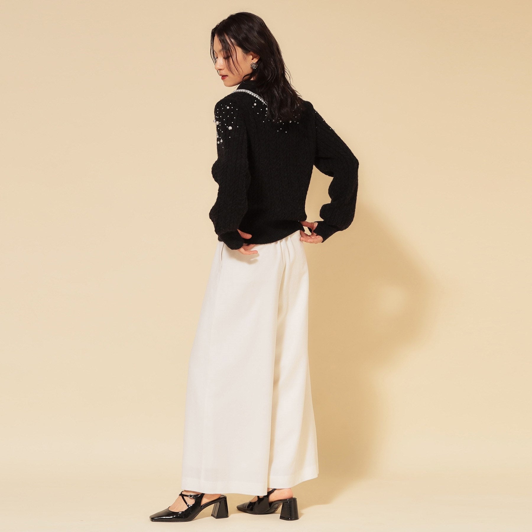 スーナウーナ SunaUna 【COLLECTION LINE】衿付きパール調ニット (ブラック(019)) ブラック(019)