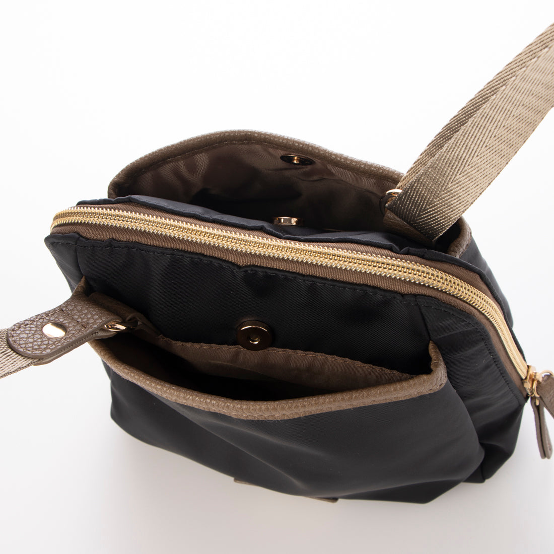 タビコモノ TabiKomono TB撥水軽量ナイロン三層ミニショルダー