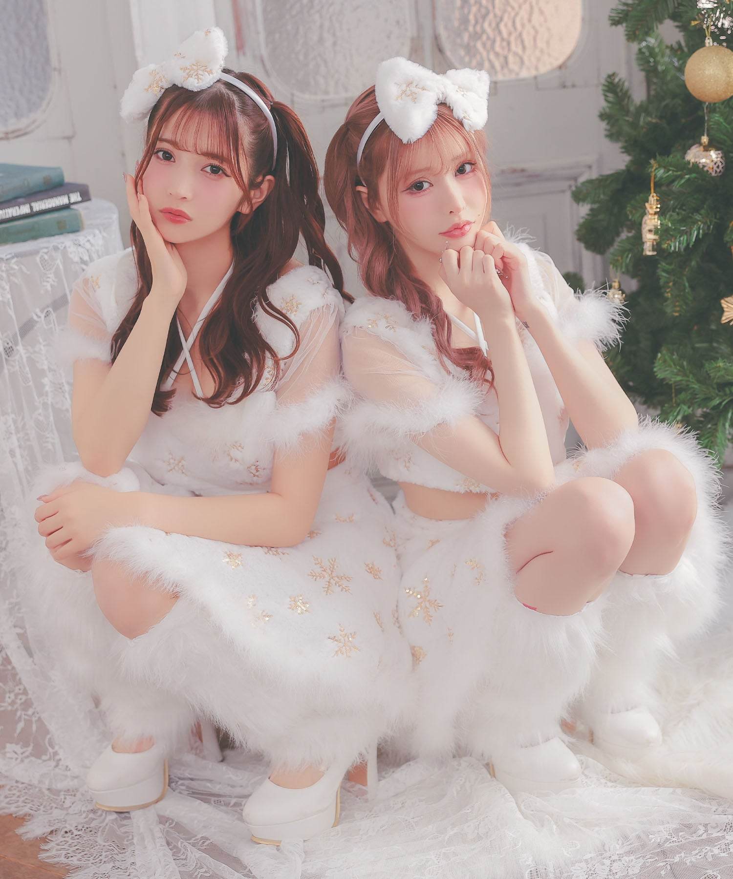 蒂卡 Tika 聖誕老人服 3件套 十字領緞帶露肚子分體喇叭裙毛茸茸亮片雪人聖誕角色扮演裙