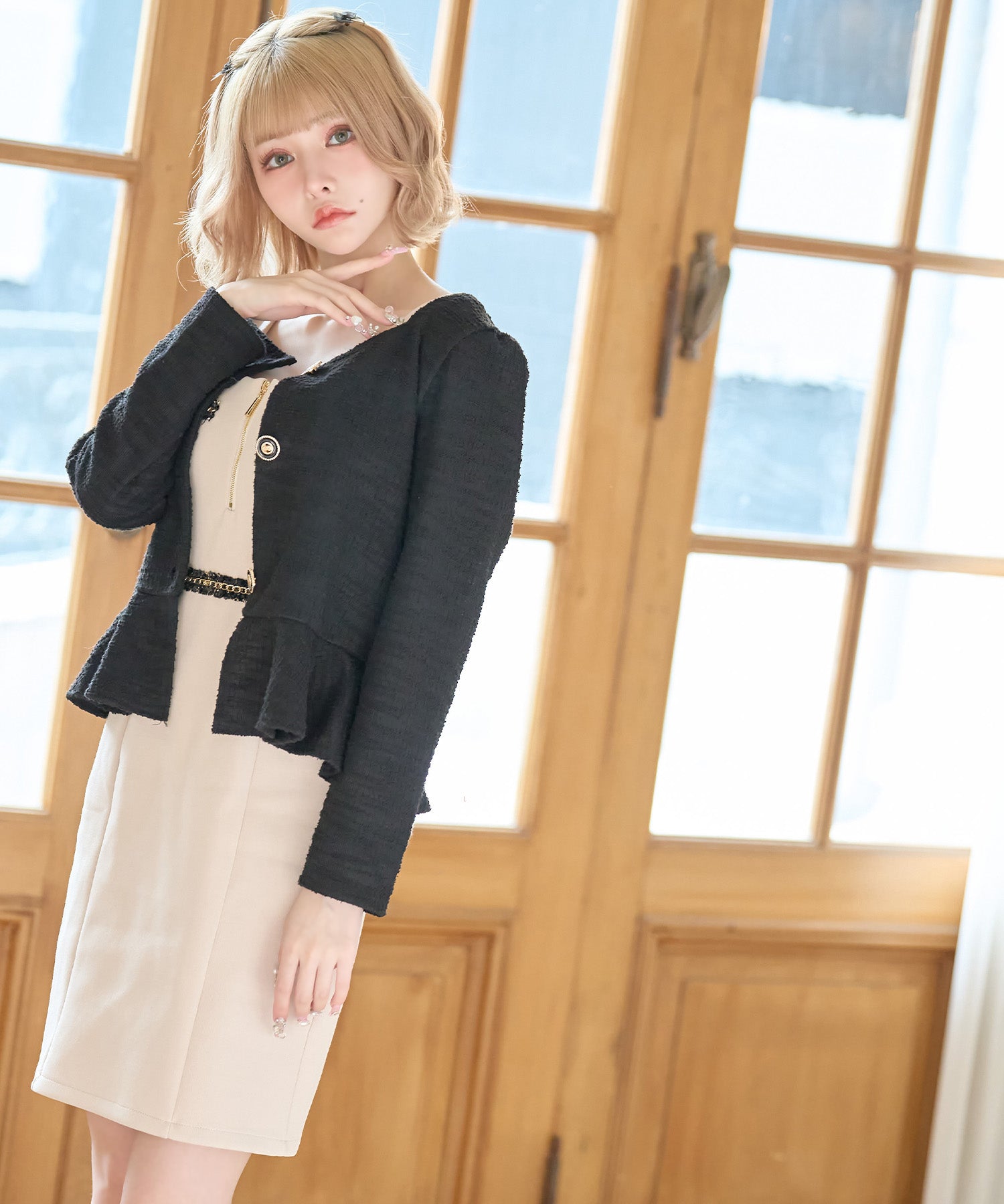 ティカ Tika キャバドレス ゴールドチェーン縁取りデザインフロントジップノースリーブタイトミニドレス