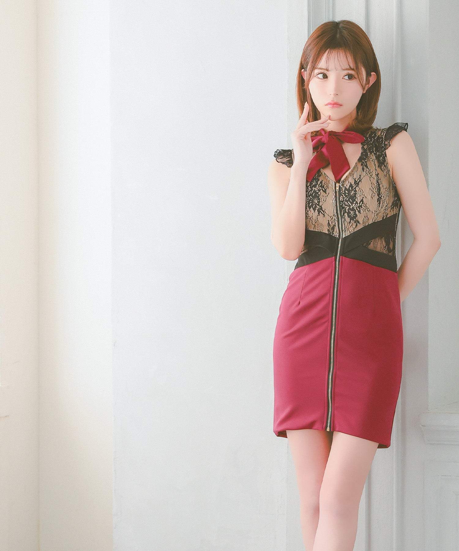 ティカ Tika フラワーレースフリル袖ネックリボンフロントジッパーくびれタイトミニドレス (Sサイズ~XLサイズ) (ベージュ×マゼンダピンク) ベージュ×マゼンダピンク