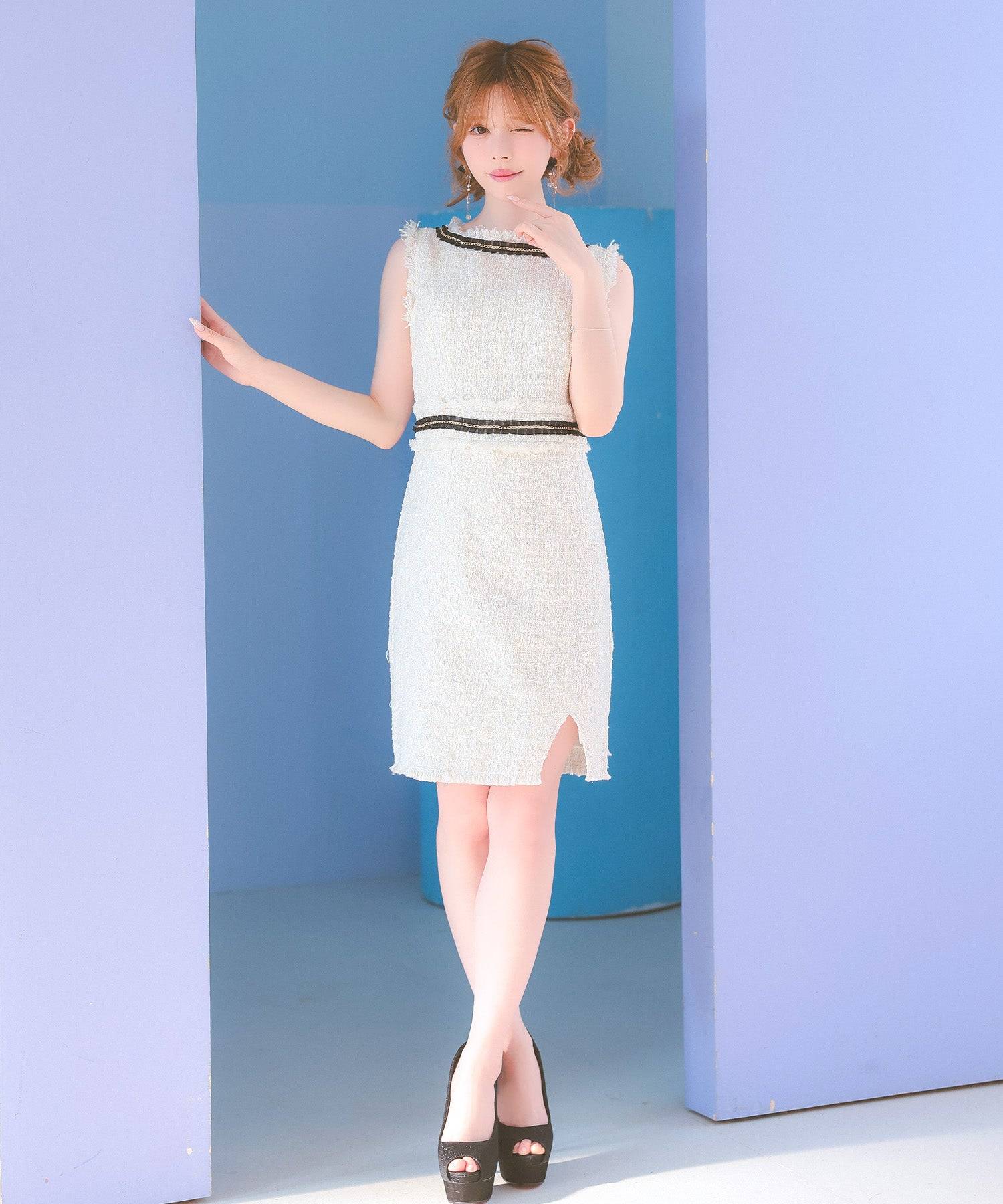 ティカ Tika チェーン縁取りノースリーブツイードフリンジタイトミニドレス (Sサイズ~Lサイズ) (アイボリー) アイボリー