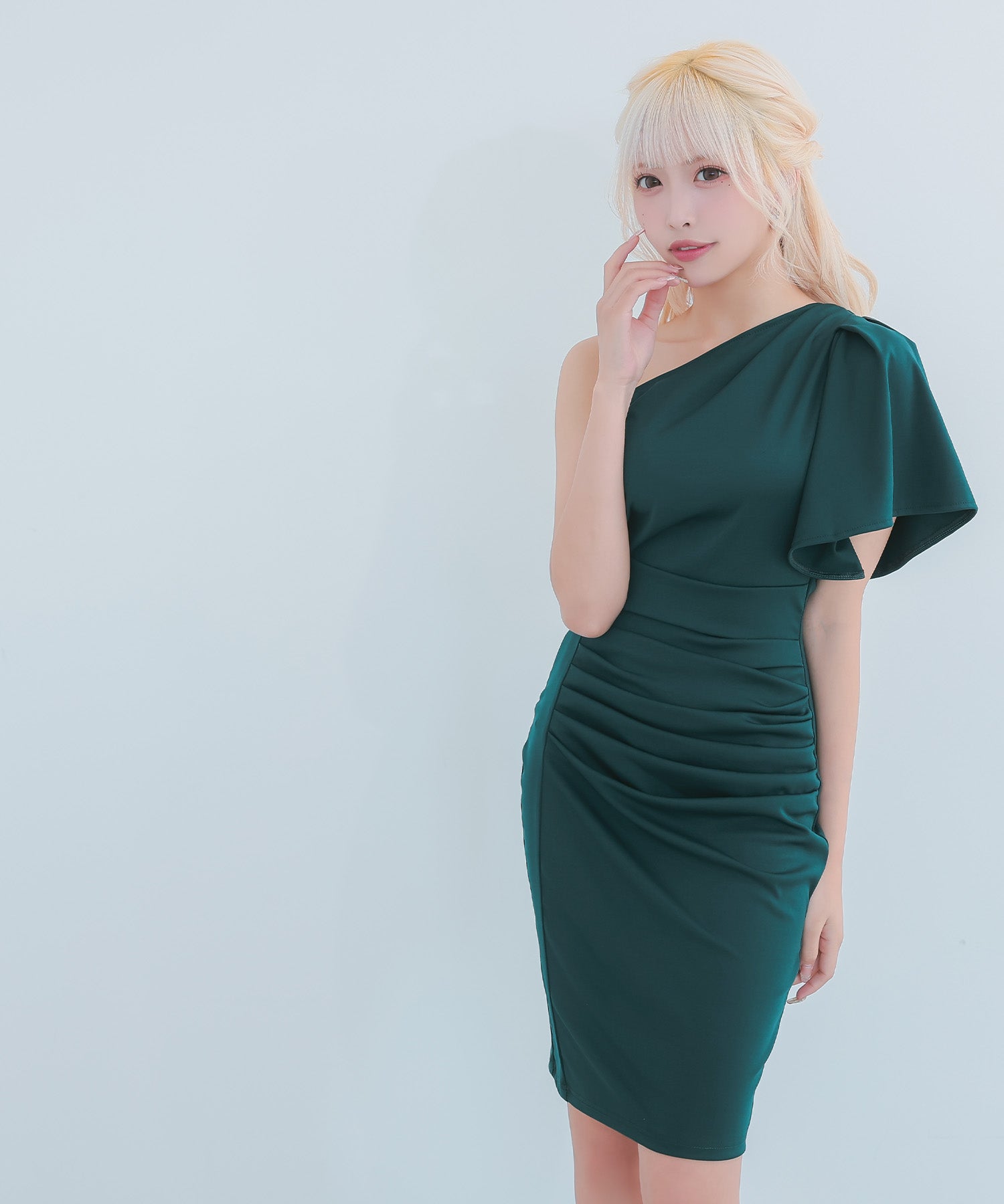 ティカ Tika キャバドレス フリル袖ギャザーデザインワンショルダータイトミニプチプラドレス (Sサイズ~XLサイズ) (グリーン) グリーン