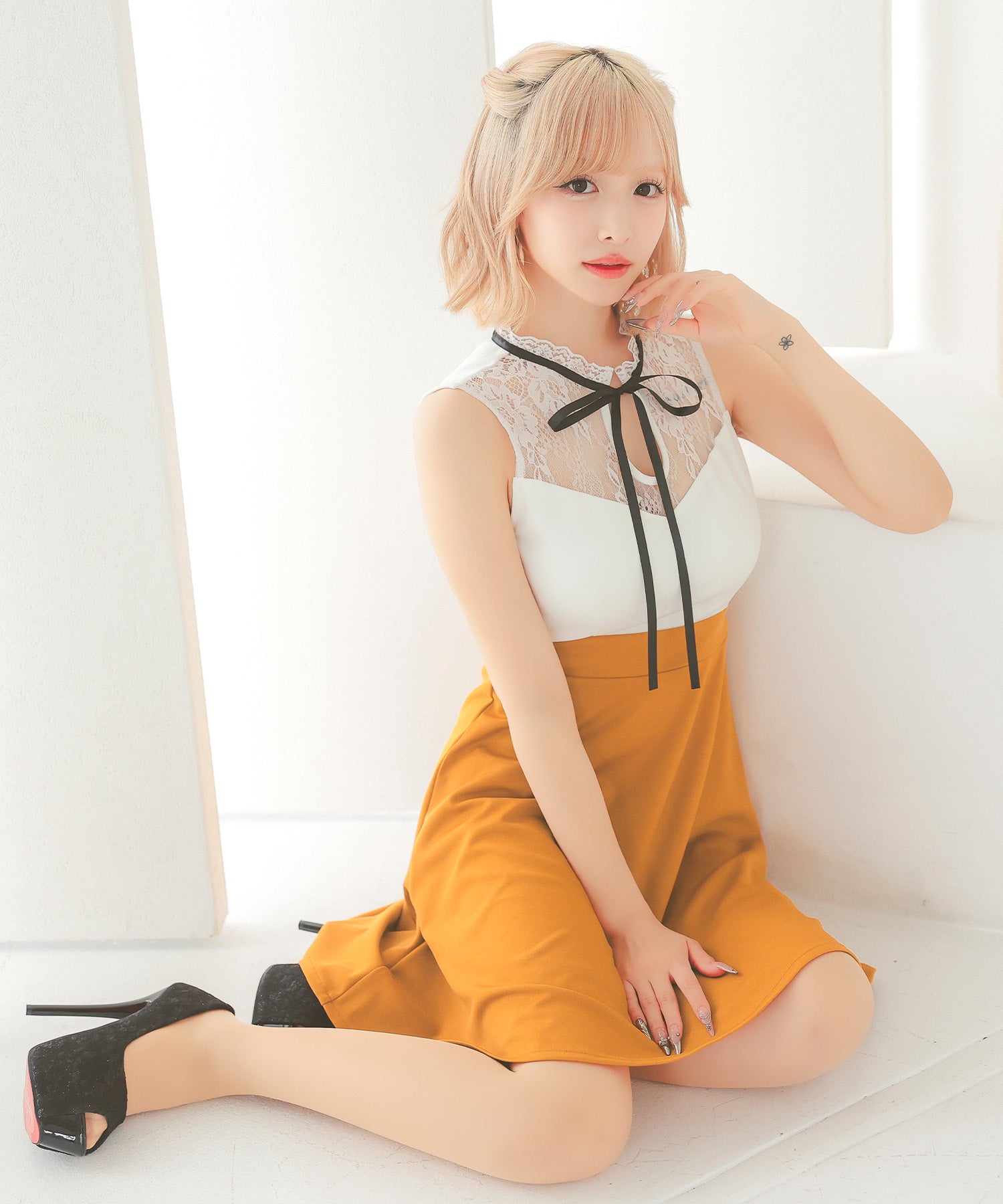 ティカ Tika キャバドレスノースリーブ レース ネックリボン バイカラー 切り替え フレアミニドレス (Sサイズ~ XXXXLサイズ) (ホワイト×レッド) ホワイト×レッド