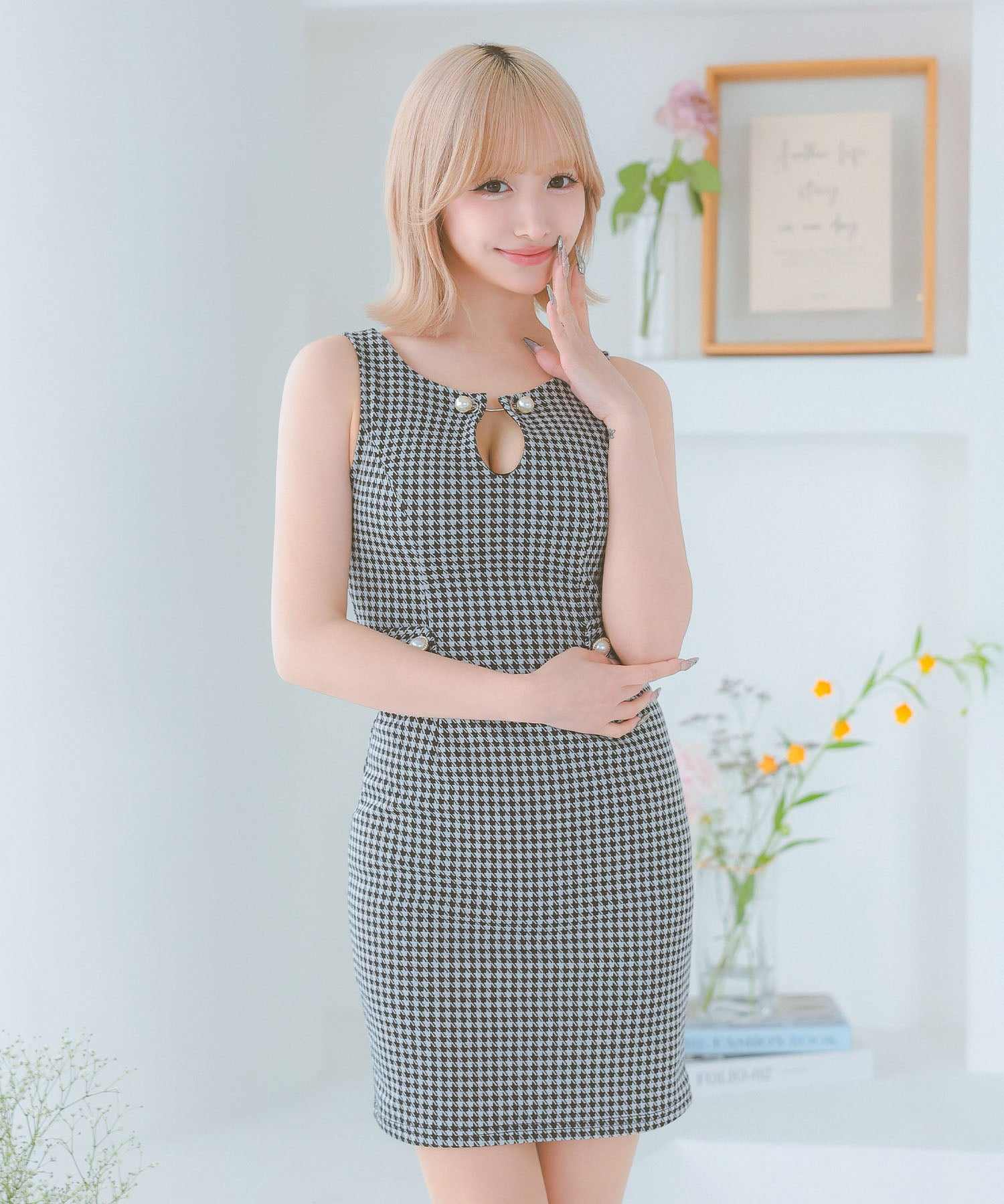 ティカ Tika キャバドレスノースリーブ 千鳥格子柄 バストカット 谷間魅せ ウエストベルト タイトミニドレス (Sサイズ~XLサイズ) (ブラック) ブラック