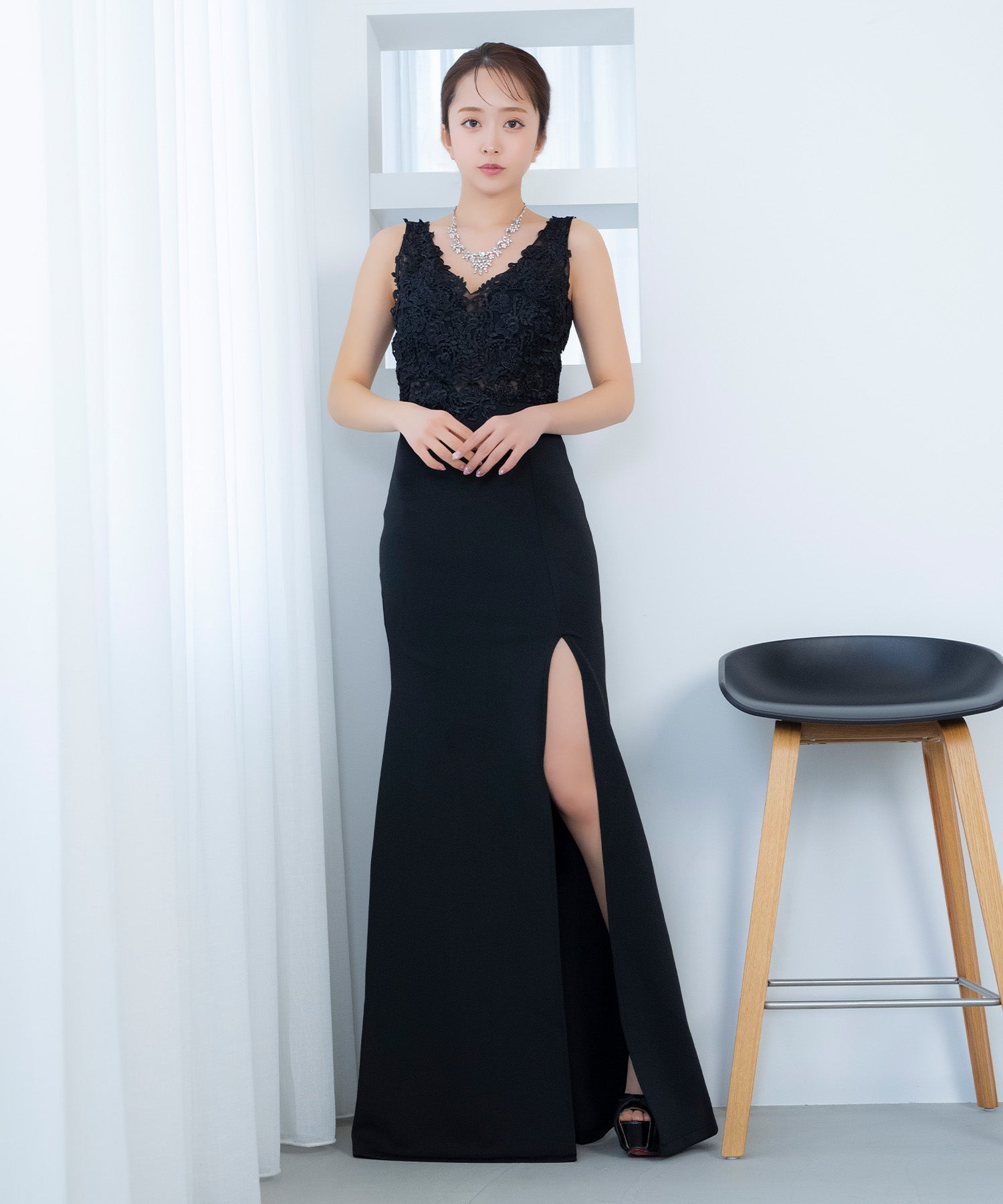 ティカ Tika キャバドレス ノースリーブ シアーフラワーレース 谷間魅せ ストレッチ スリット タイトロングドレス (Sサイズ~XLサイズ) (ブラック) ブラック