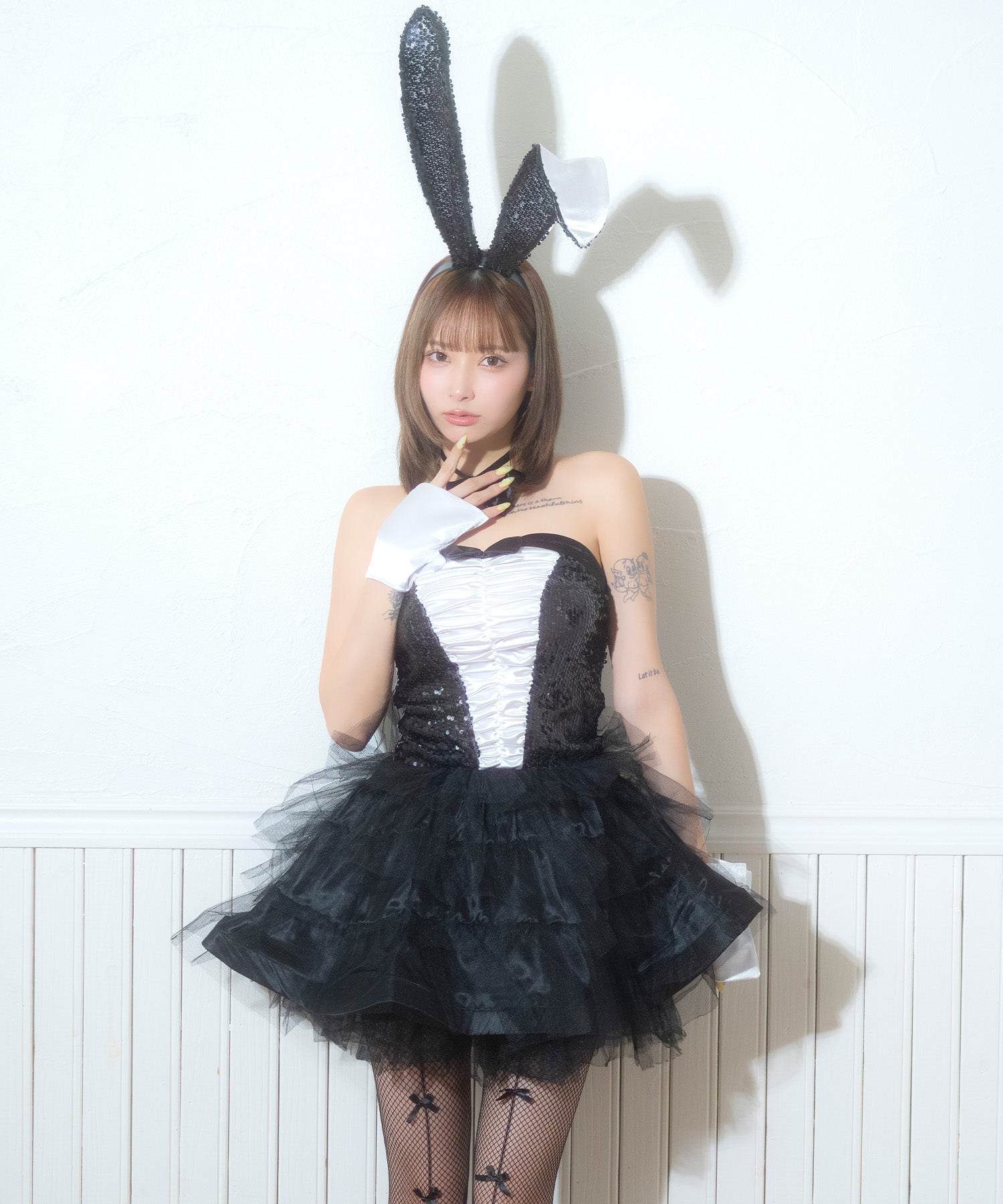 ティカ Tika キラキラスパンコールリボンボリュームミニ丈チュールメイド風バニーガールハロウィンコスプレ衣装4点セット【返品不可商品】(ブラック) ブラック