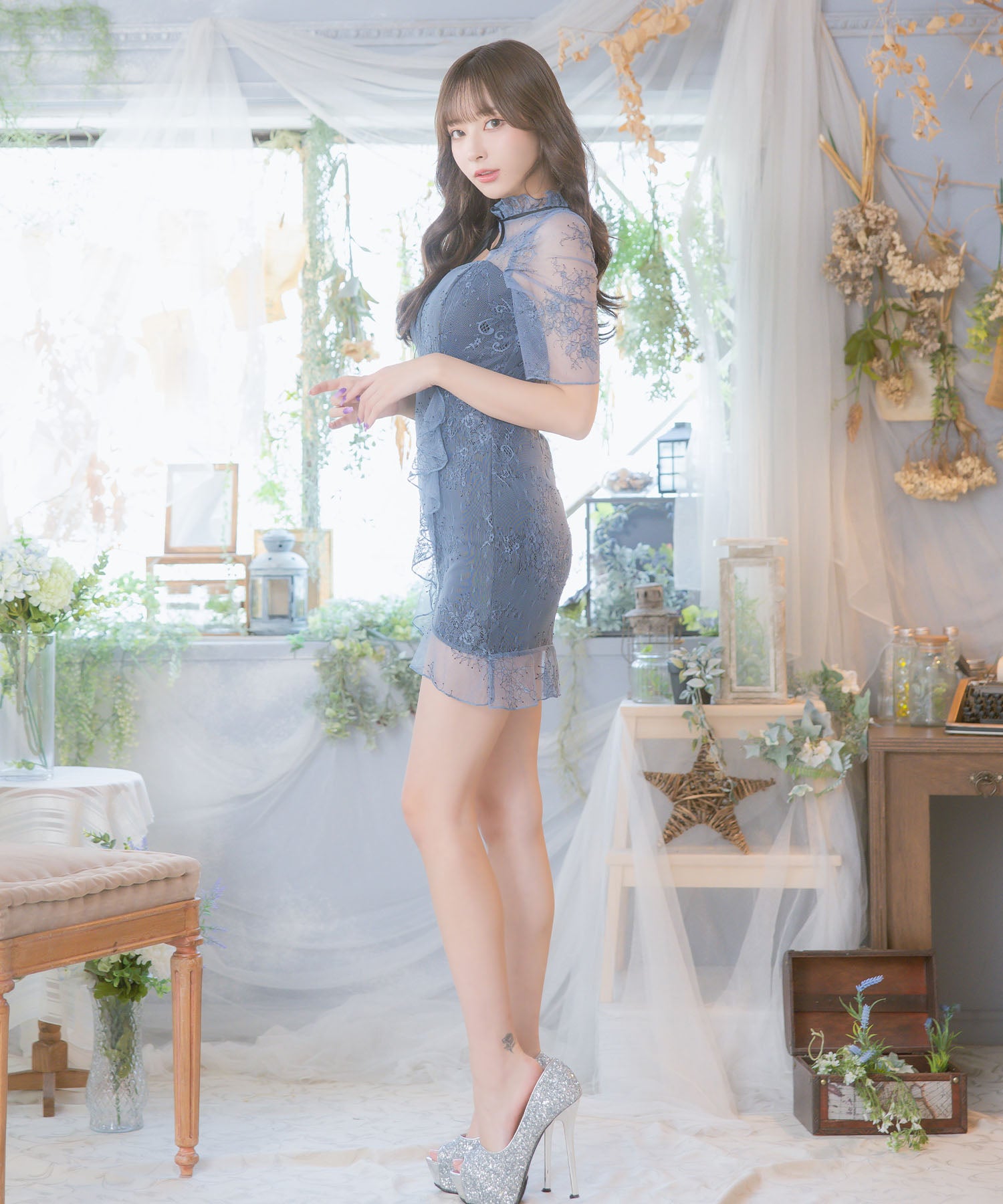 ティカ Tika キャバドレス 総レース ネックリボン 袖あり 七分袖 バストカット ウエストベルト切替 谷間魅せ タイトミニドレス (Sサイズ~XXLサイズ) (ダスティブルー) ダスティブルー