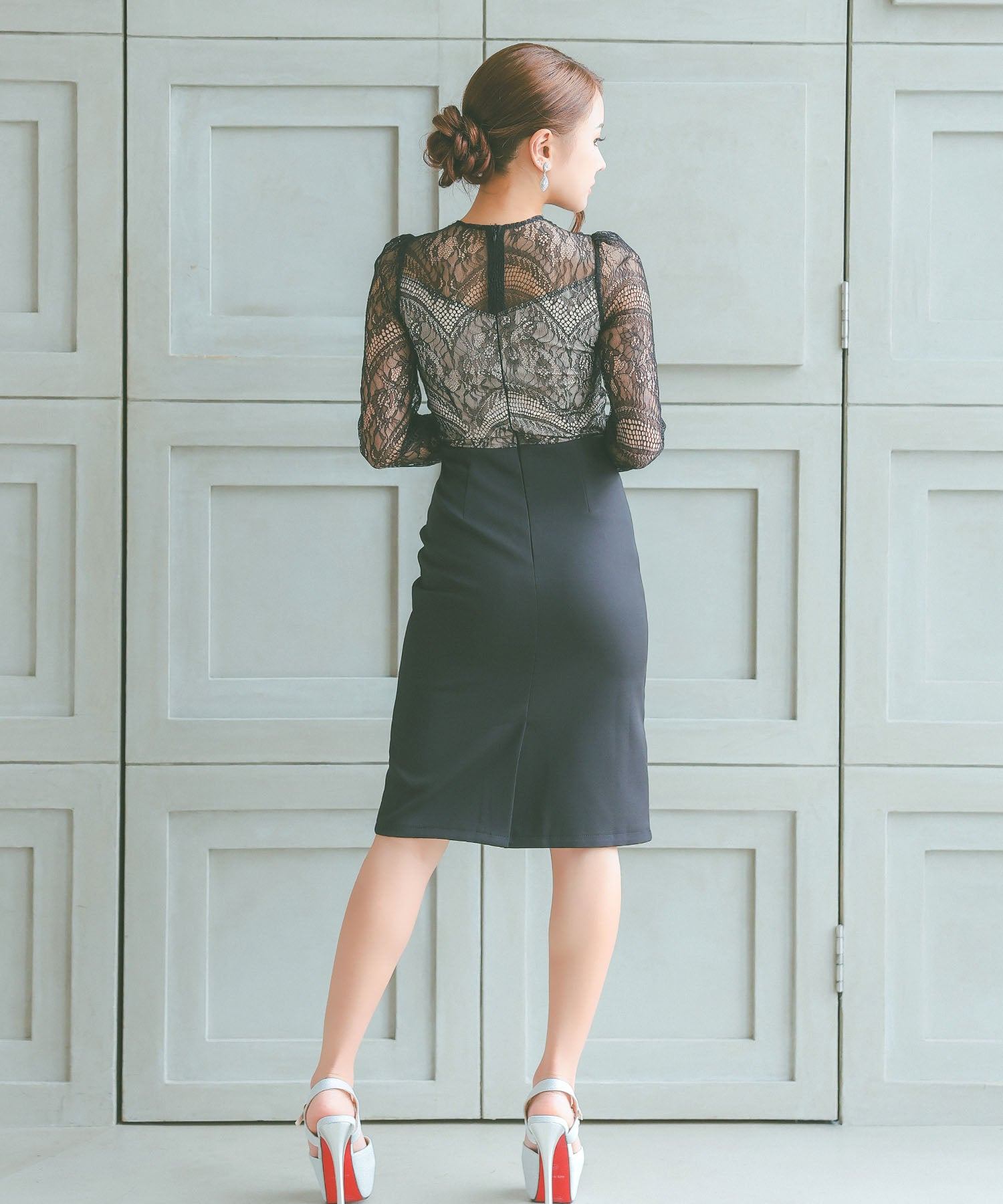 ティカ Tika キャバドレス タイト 膝丈ドレス 袖あり スカラップレース 大人 上品 ストレッチ 長袖 (ブラック) ブラック