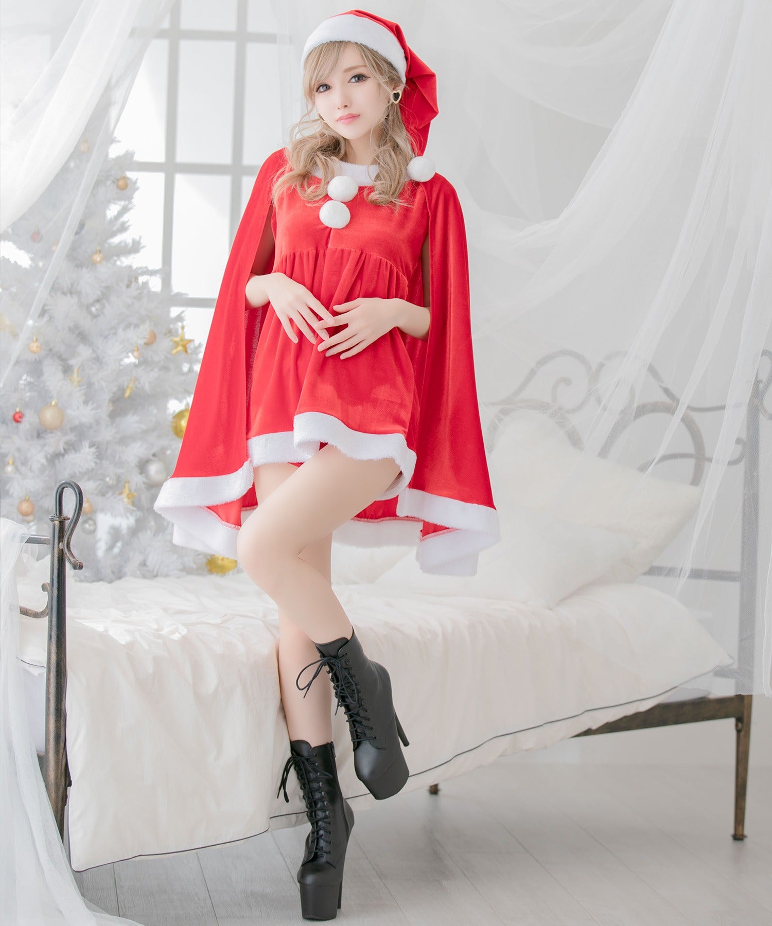ティカ Tika クリスマスコスプレケープデザイントップス×ショートパンツセットアップサンタコスチューム3点セット【返品不可商品】