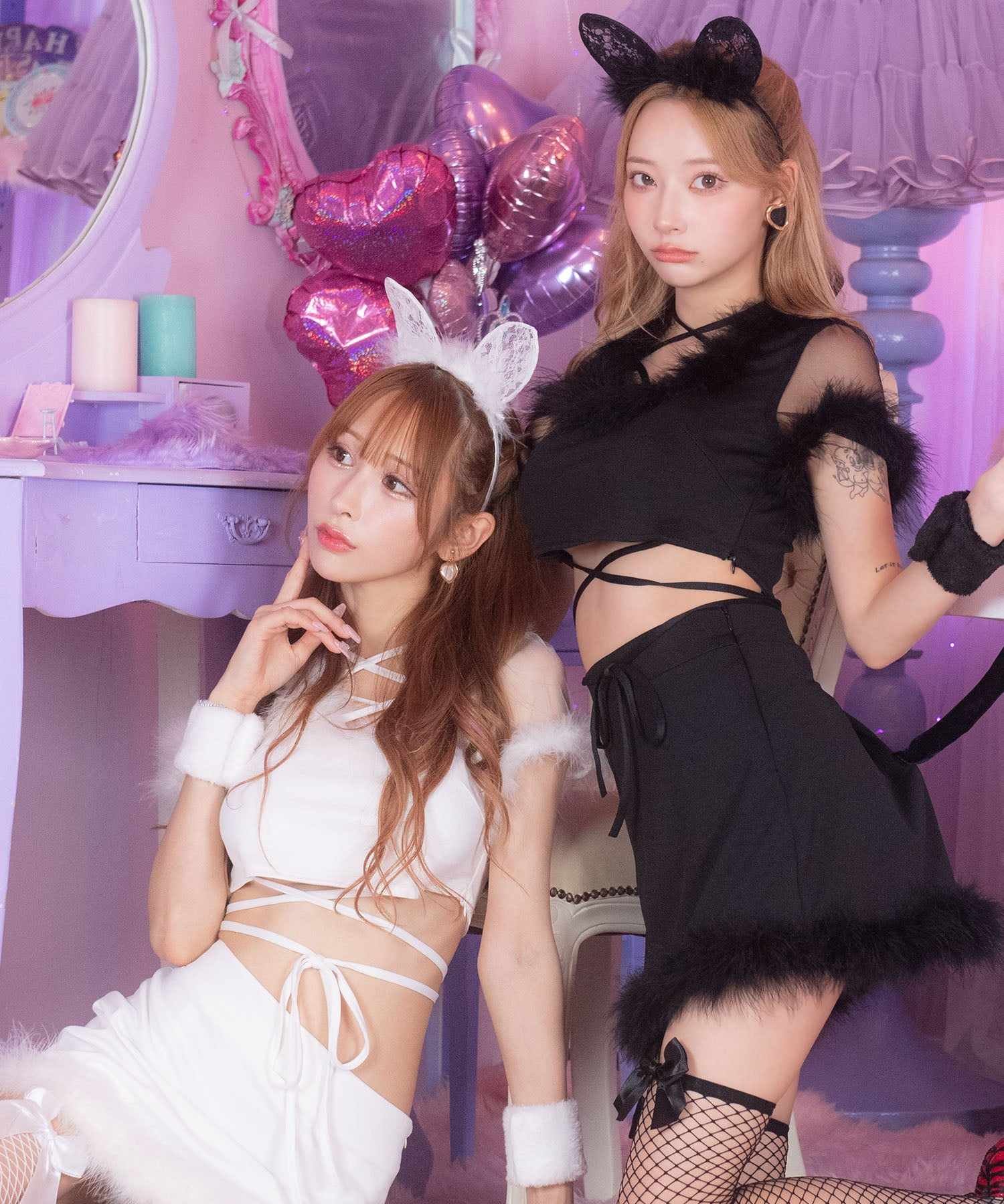 ティカ Tika ハロウィン コスプレ フェザー付きクロスコードセットアップ映え白猫&黒猫セクシーアニマル【返品不可商品】