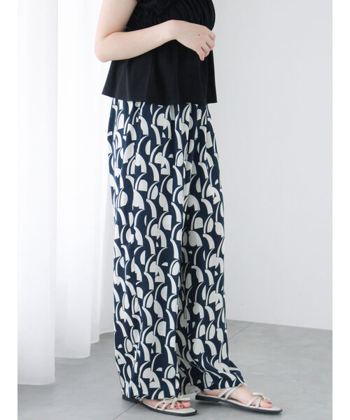 テチチ テラス Te chichi TERRASSE 幾何柄プリントイージーパンツ (ネイビー) ネイビー