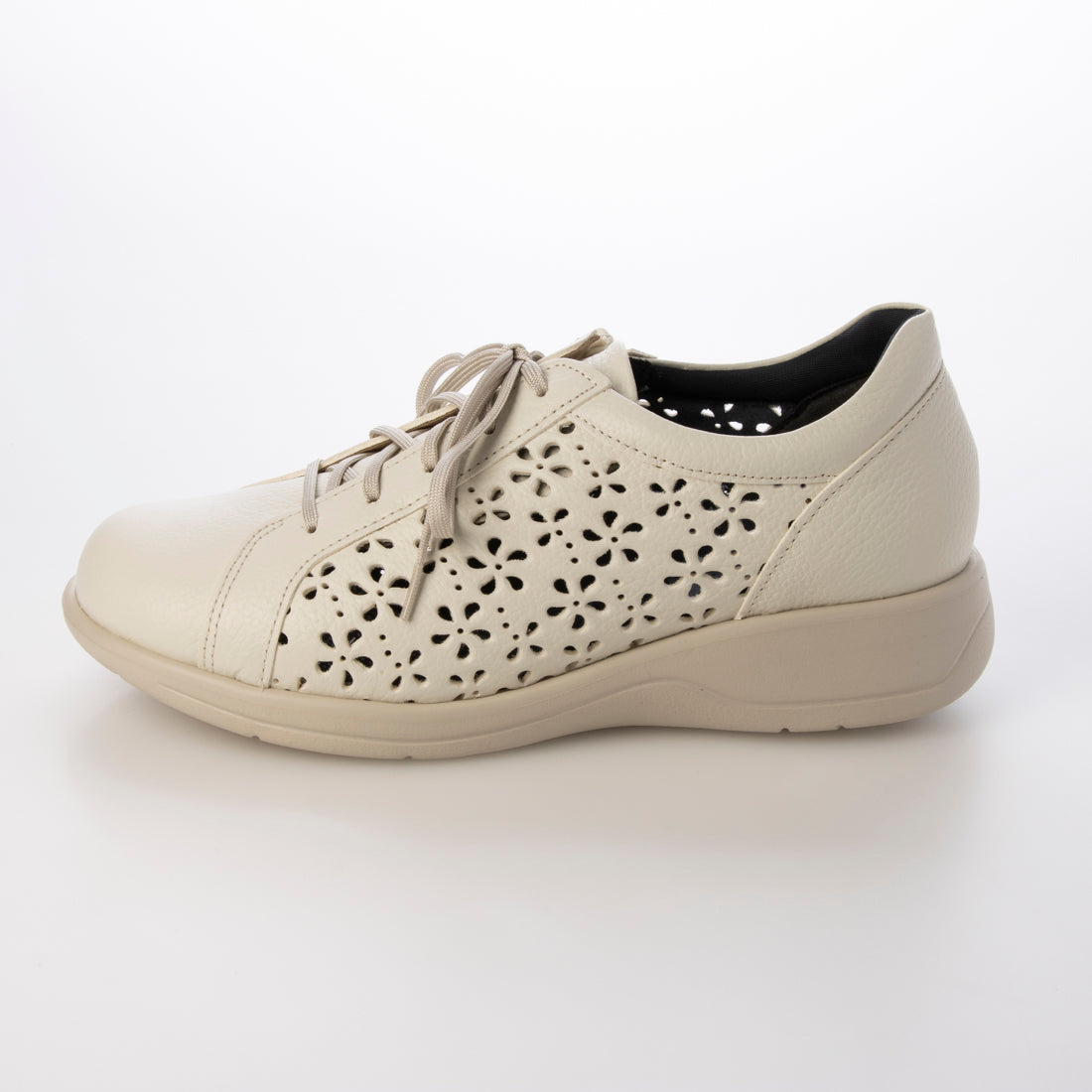 タカイサンノクツ 高井さんの靴 牛革5E花柄パンチングシューズ (オフホワイト) オフホワイト