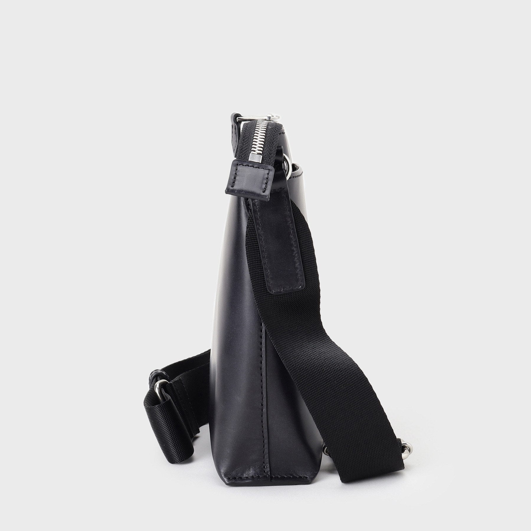 タケオキクチ TAKEO KIKUCHI ヘビタンレザーミニショルダー (ブラック(019)) ブラック(019)