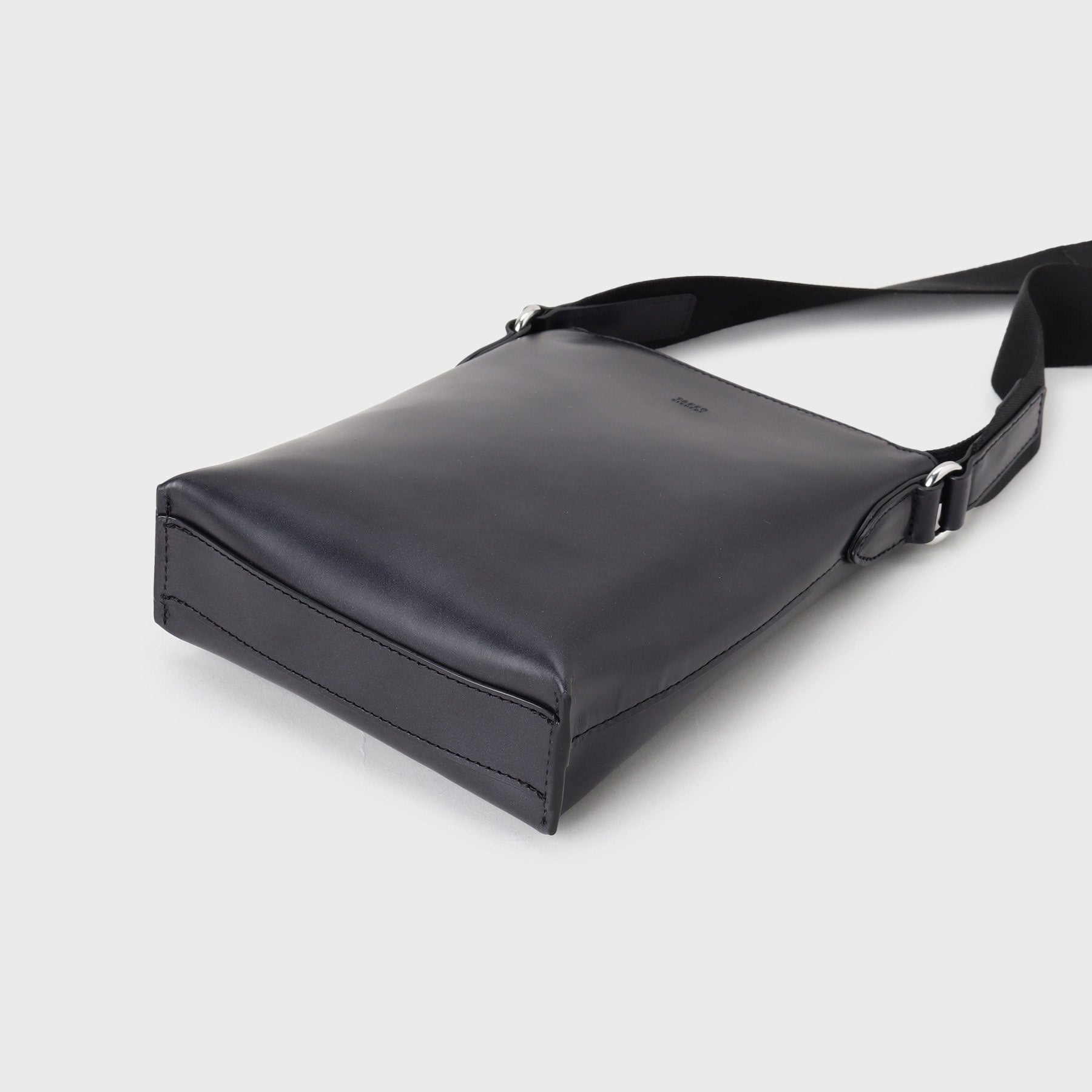 タケオキクチ TAKEO KIKUCHI ヘビタンレザーミニショルダー (ブラック(019)) ブラック(019)