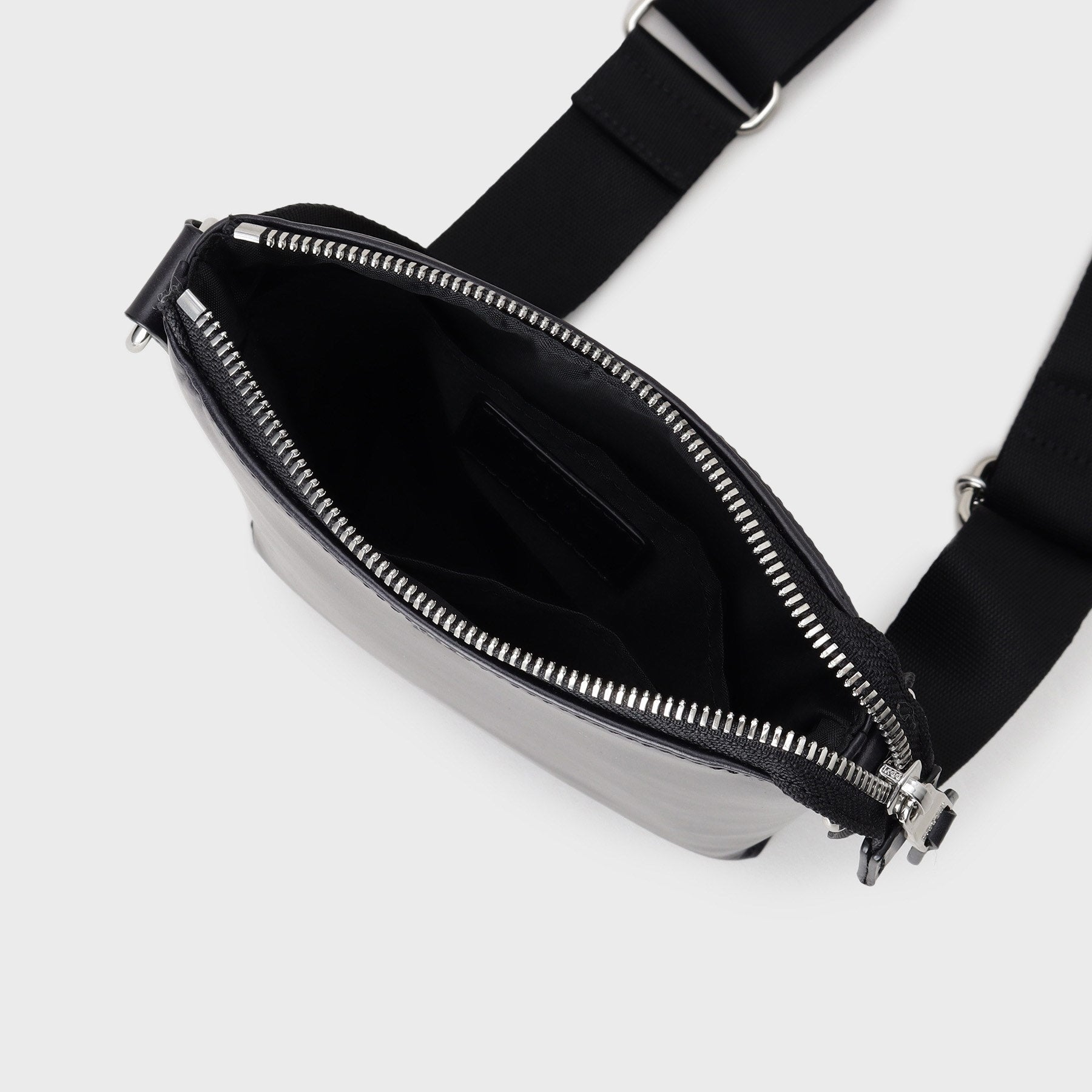 タケオキクチ TAKEO KIKUCHI ヘビタンレザーミニショルダー (ブラック(019)) ブラック(019)