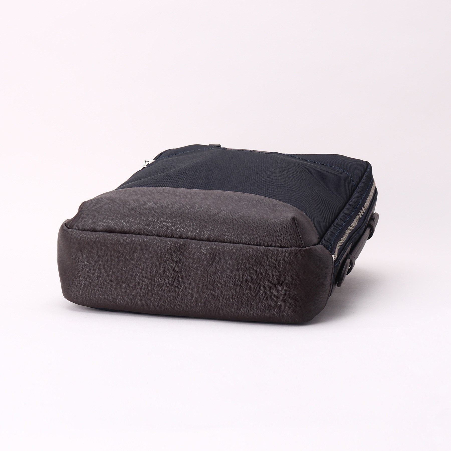 タケオキクチ TAKEO KIKUCHI 【WEB LIMITED】薄マチ 2WAY ビジネス バックパック