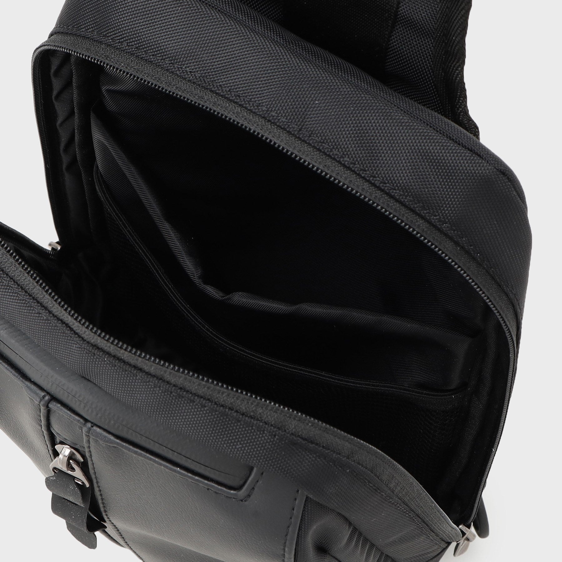 タケオキクチ TAKEO KIKUCHI 【高機能】ライトウエイト ボディバッグ (ブラック(519)) ブラック(519)