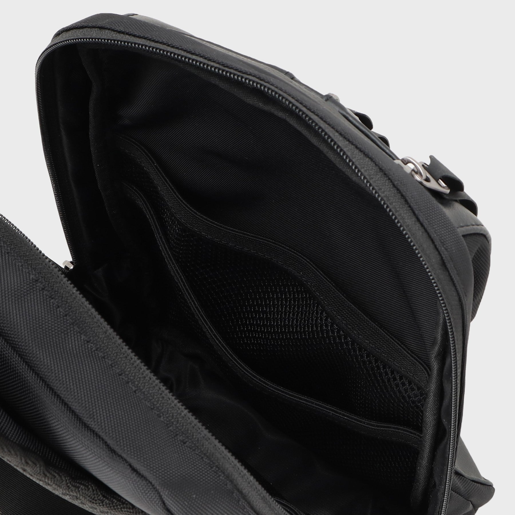 タケオキクチ TAKEO KIKUCHI 【高機能】ライトウエイト ボディバッグ (ブラック(519)) ブラック(519)