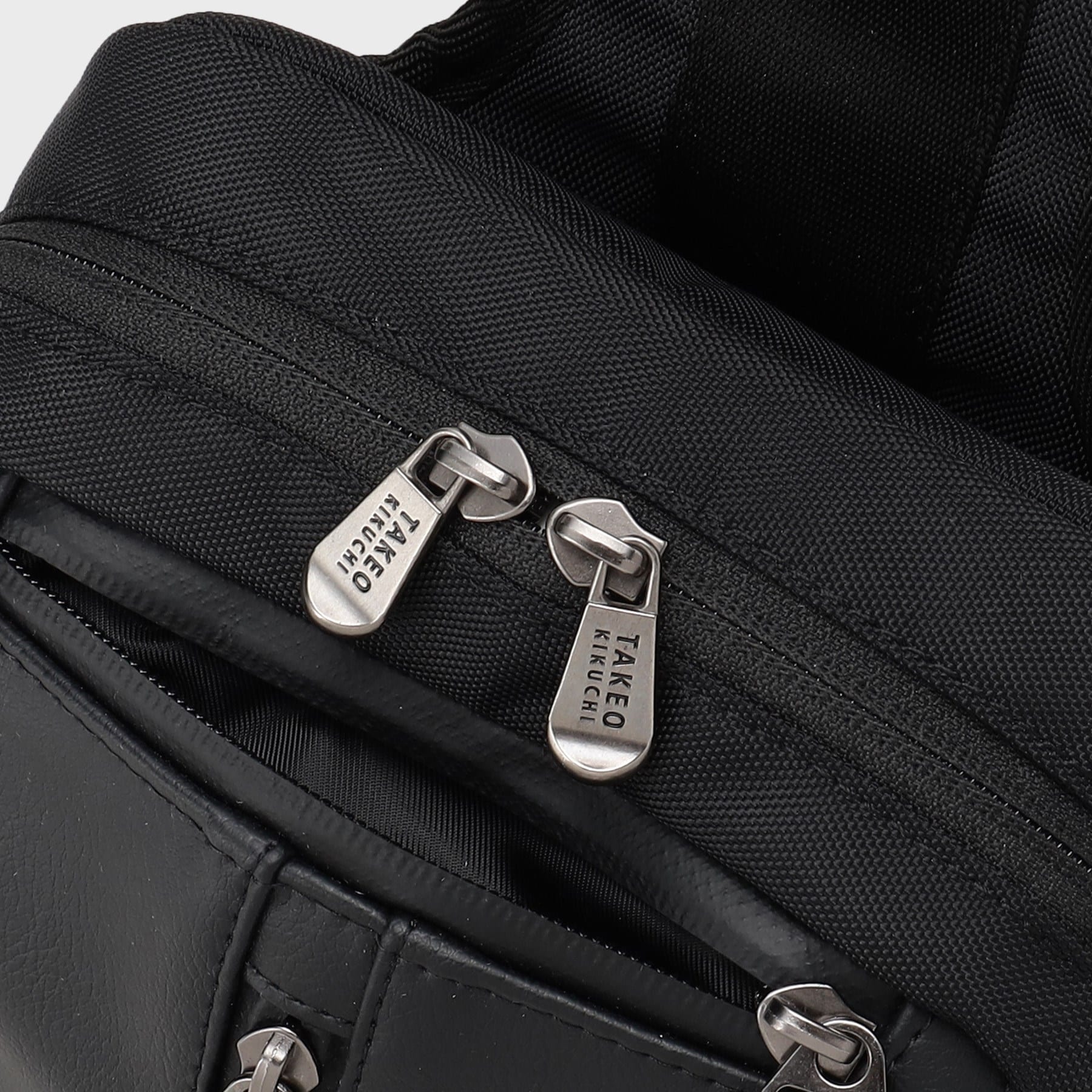 タケオキクチ TAKEO KIKUCHI 【高機能】ライトウエイト ボディバッグ (ブラック(519)) ブラック(519)