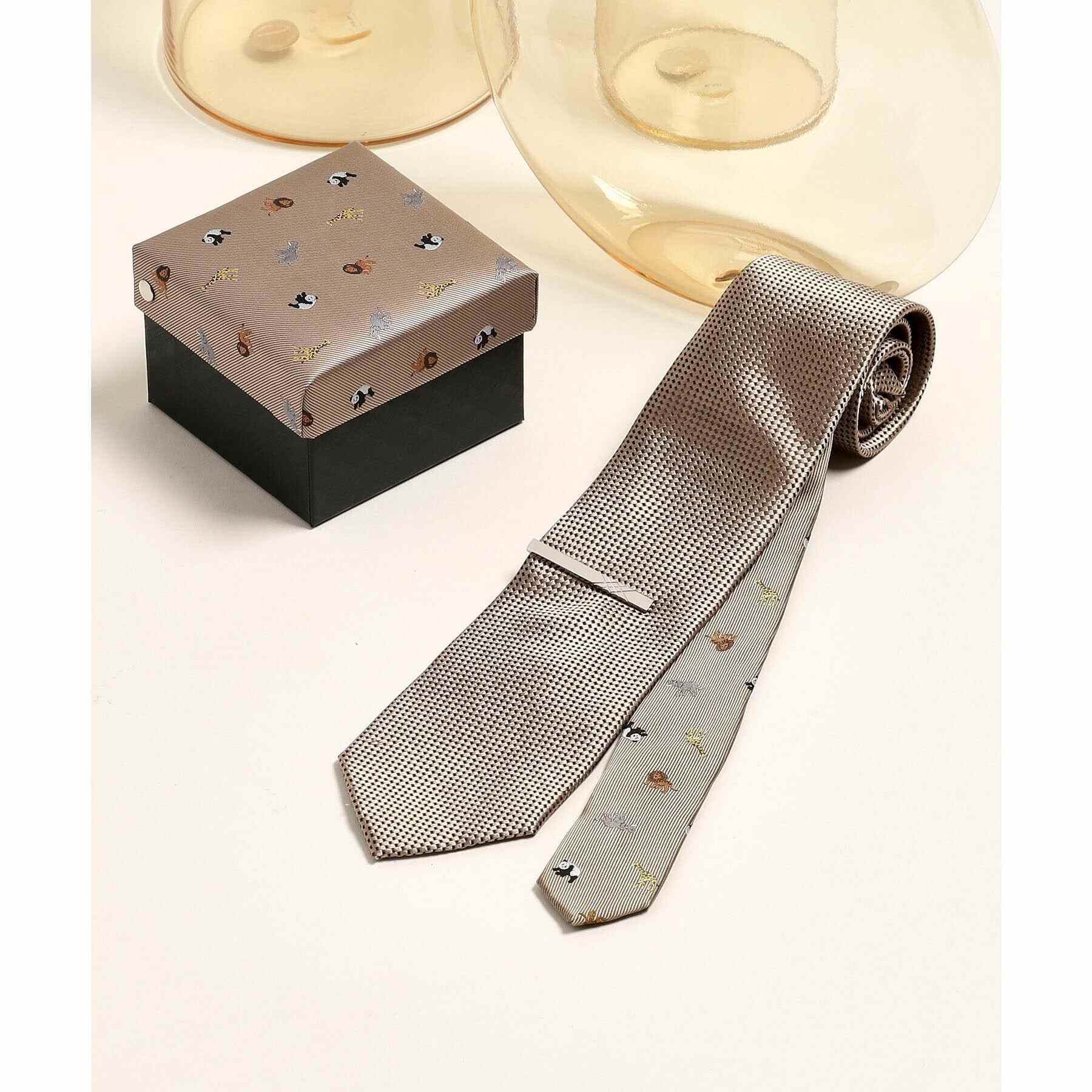 タケオキクチ TAKEO KIKUCHI 【アニマル柄】ネクタイ&タイバーBOXセット (ベージュ(052)) ベージュ(052)