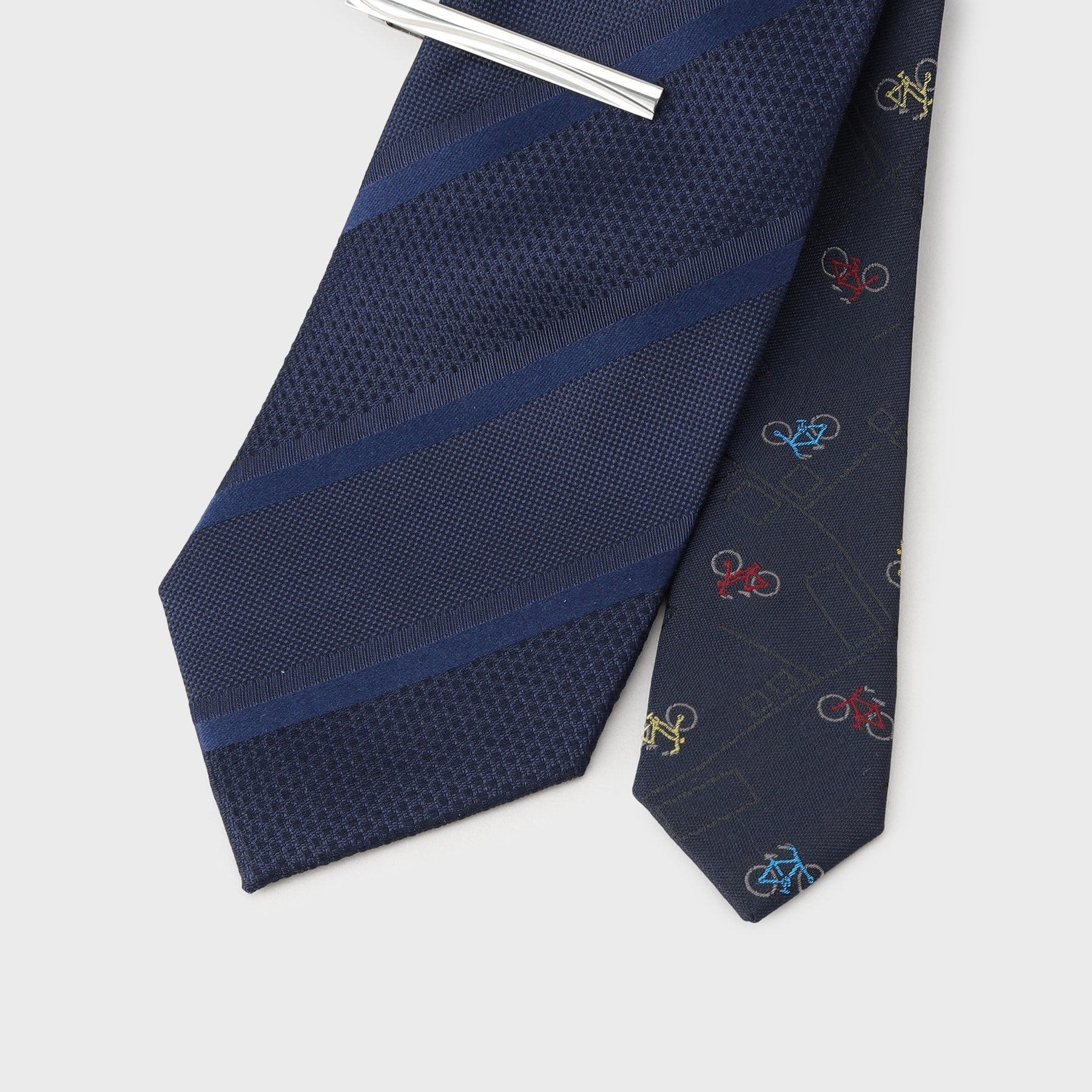 タケオキクチ TAKEO KIKUCHI 【BOXセット】クラシックシャドーストライプ ネクタイ&タイバー (ネイビー(094)) ネイビー(094)