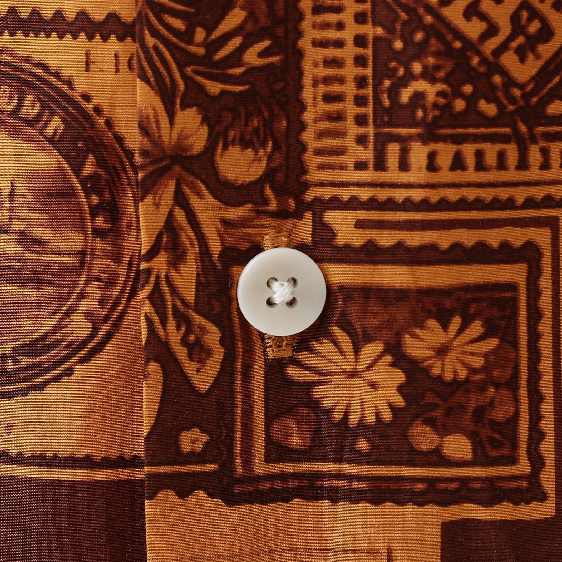 タケオキクチ TAKEO KIKUCHI 【THE FLAGSHIP】アーカイブ切手柄半袖シャツ (アイボリー(104)) アイボリー(104)