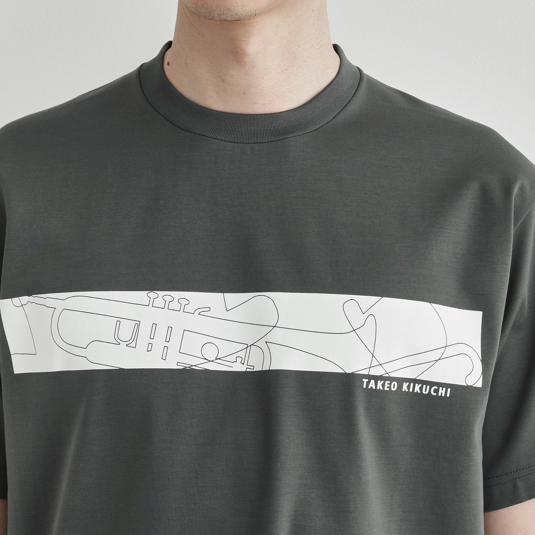 タケオキクチ TAKEO KIKUCHI バープリントポンチTシャツ (チャコールグレー(014)) チャコールグレー(014)