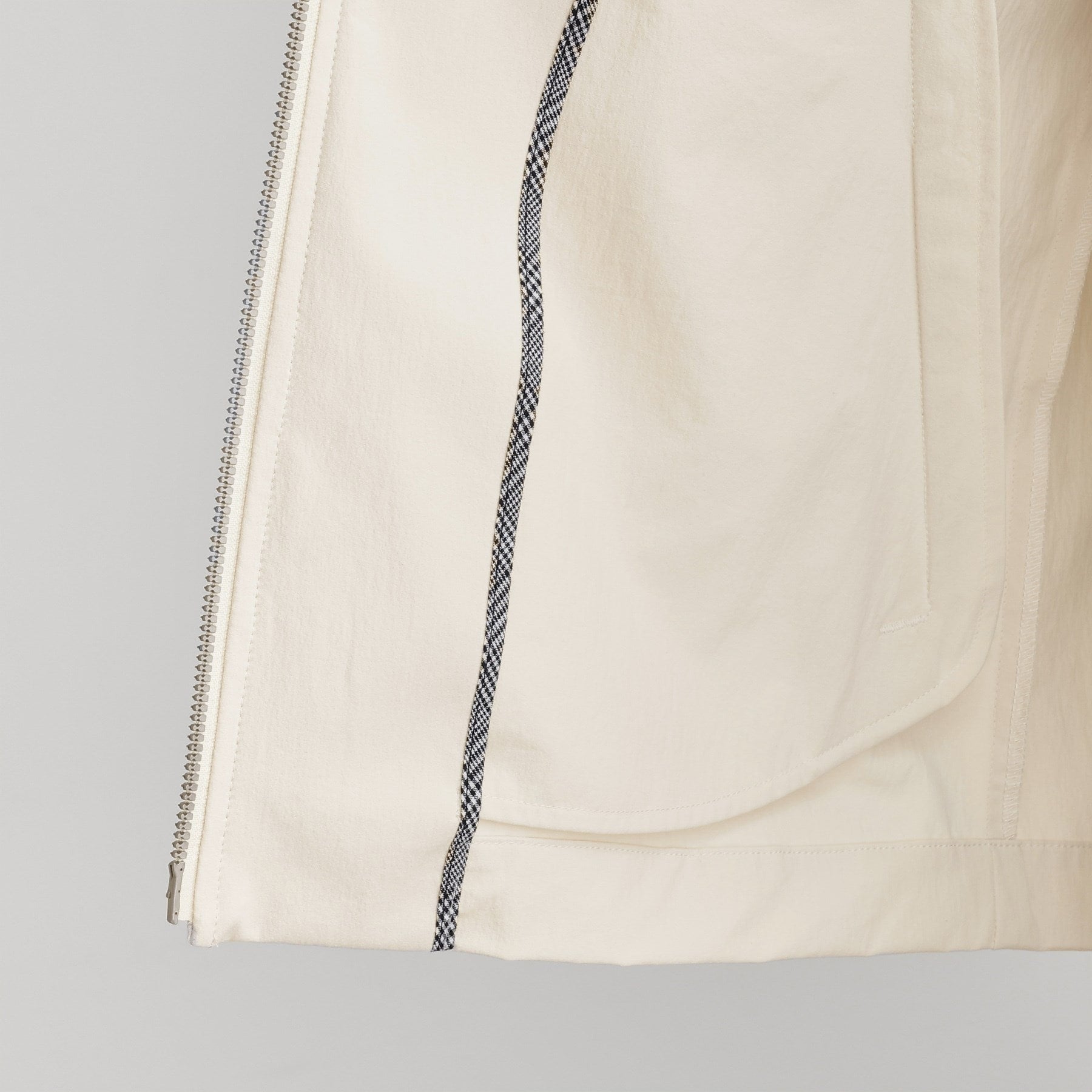 タケオキクチ TAKEO KIKUCHI 【Sサイズ~】360°ストレッチ ジップアップフードブルゾン (ブラック(019)) ブラック(019)