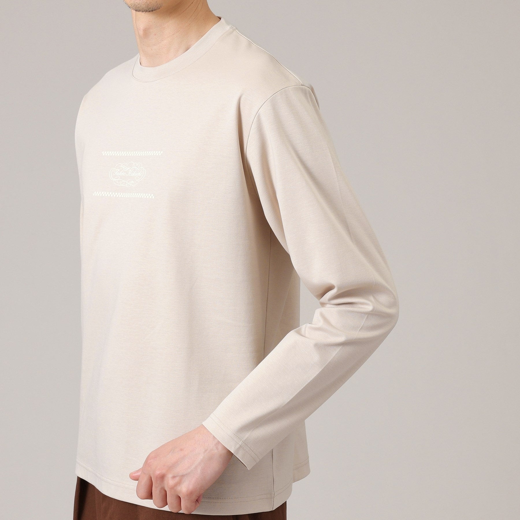 タケオキクチ TAKEO KIKUCHI カリグラフィーロゴ長袖ポンチTシャツ (グレージュ(050)) グレージュ(050)