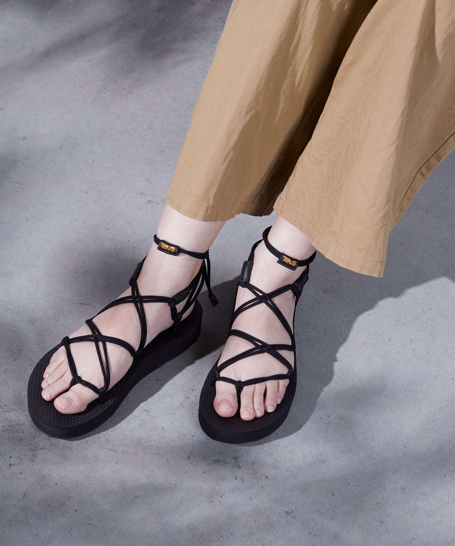 テバ Teva 【TEVA】レディース MIDFORM INFINITY