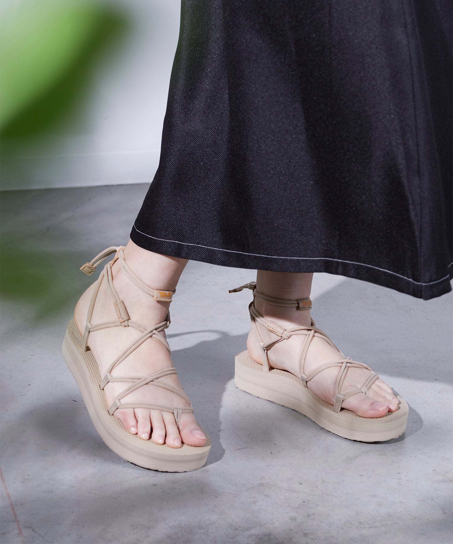 テバ Teva 【TEVA】レディース MIDFORM INFINITY