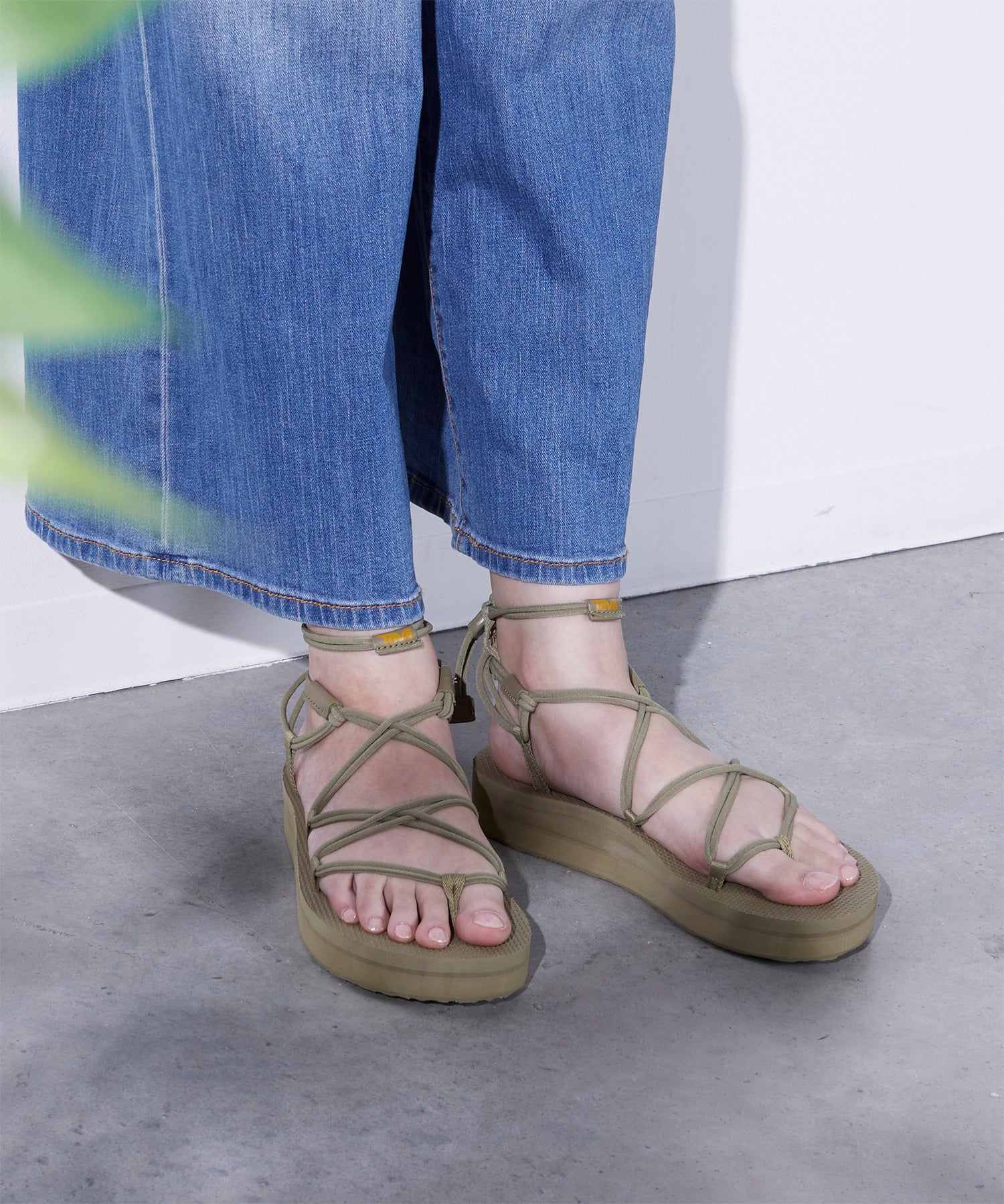 テバ Teva 【TEVA】レディース MIDFORM INFINITY