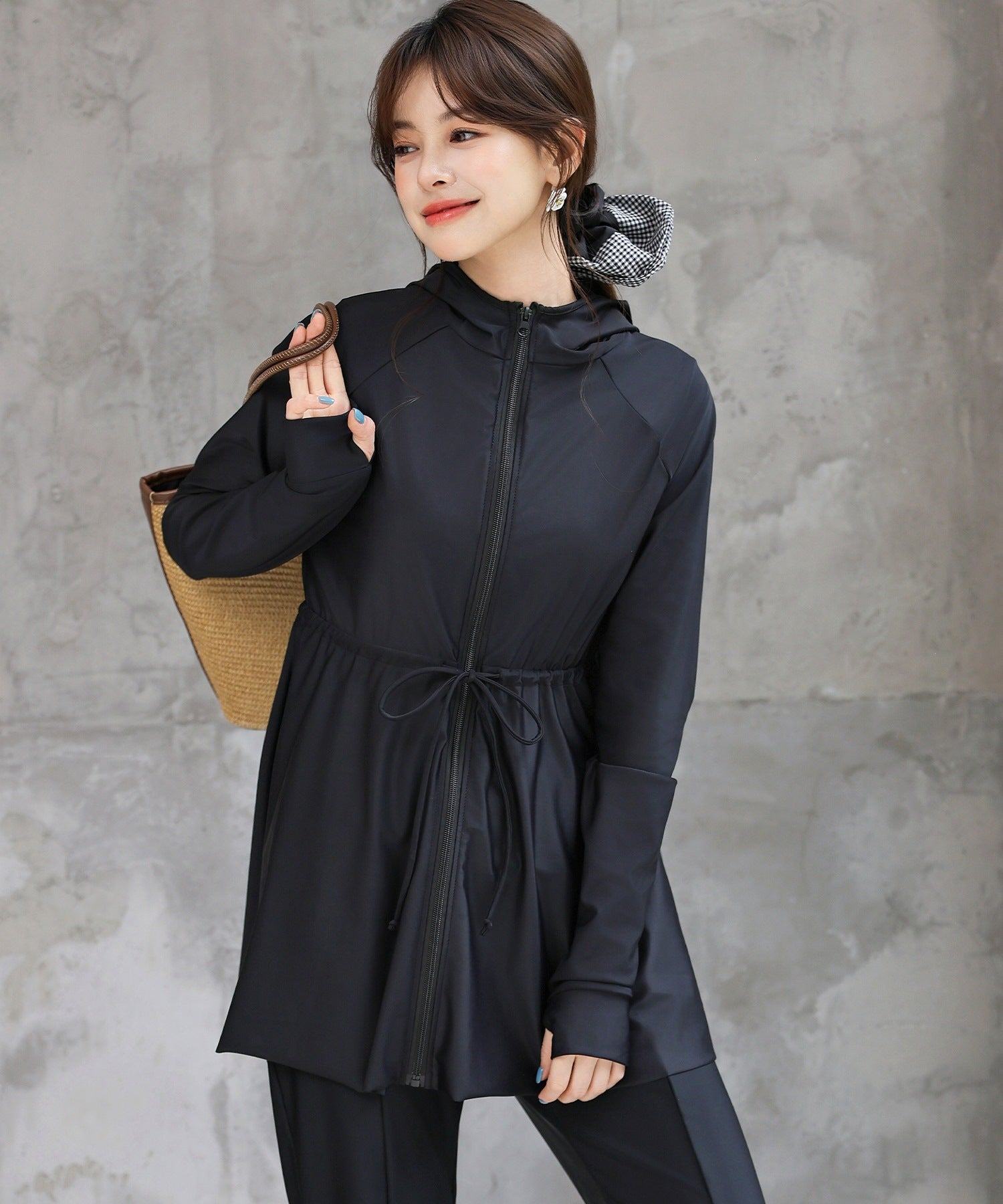 テディショップ Teddyshop 【UVカット率 99.9%以上】レディース水着 長袖フード付きハイネックジップアップ体型カバーラッシュガード (ブラック) ブラック