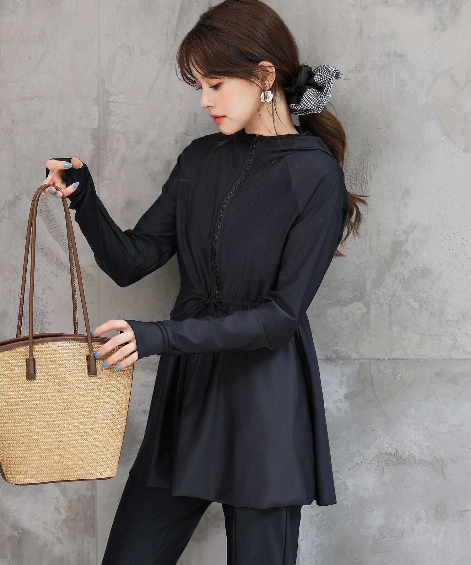 テディショップ Teddyshop 【UVカット率 99.9%以上】レディース水着 長袖フード付きハイネックジップアップ体型カバーラッシュガード (ブラック) ブラック