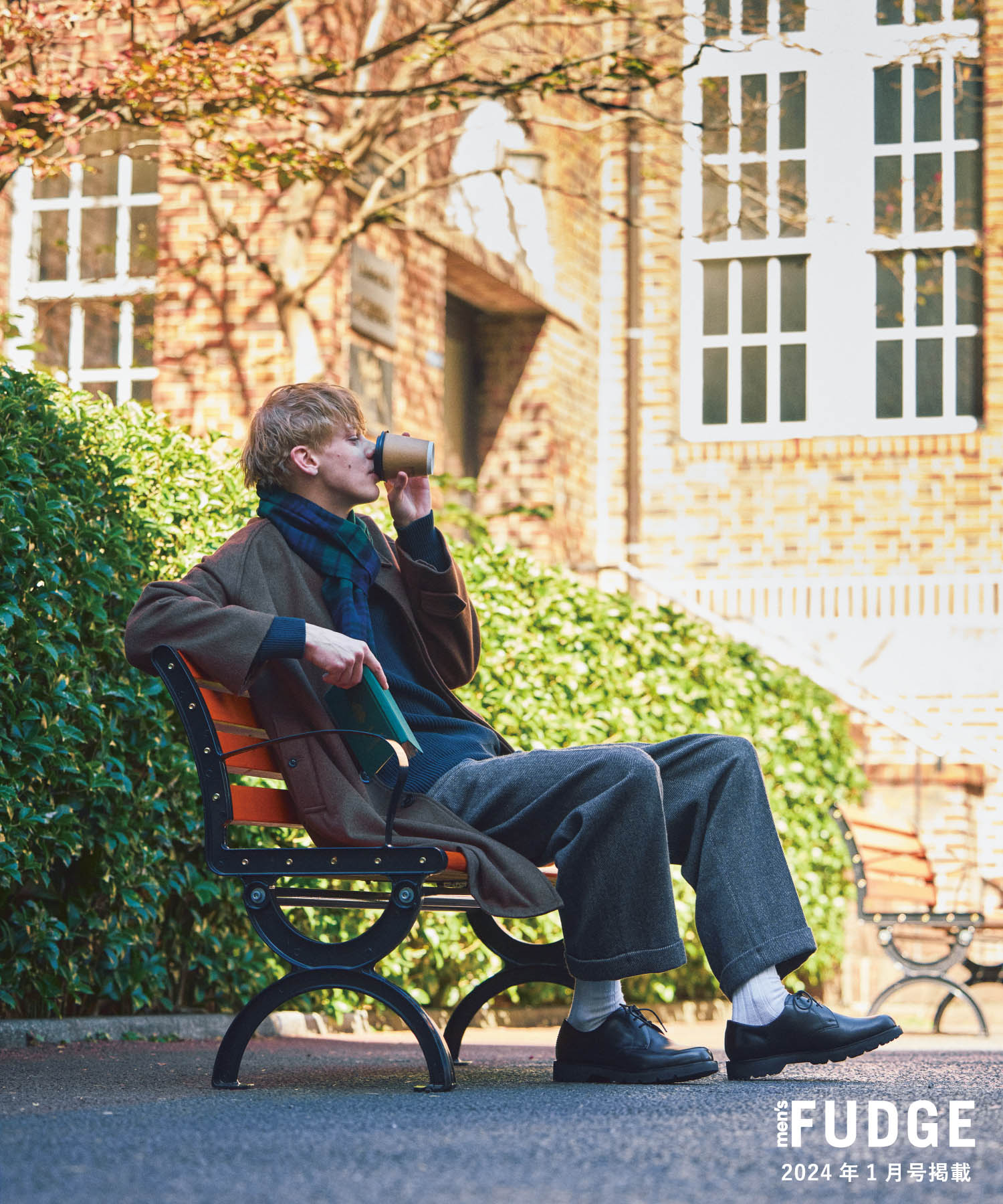 スリムフィット | ミニマルデザイン×ラギッド厚底 | プレーントウ ブラック