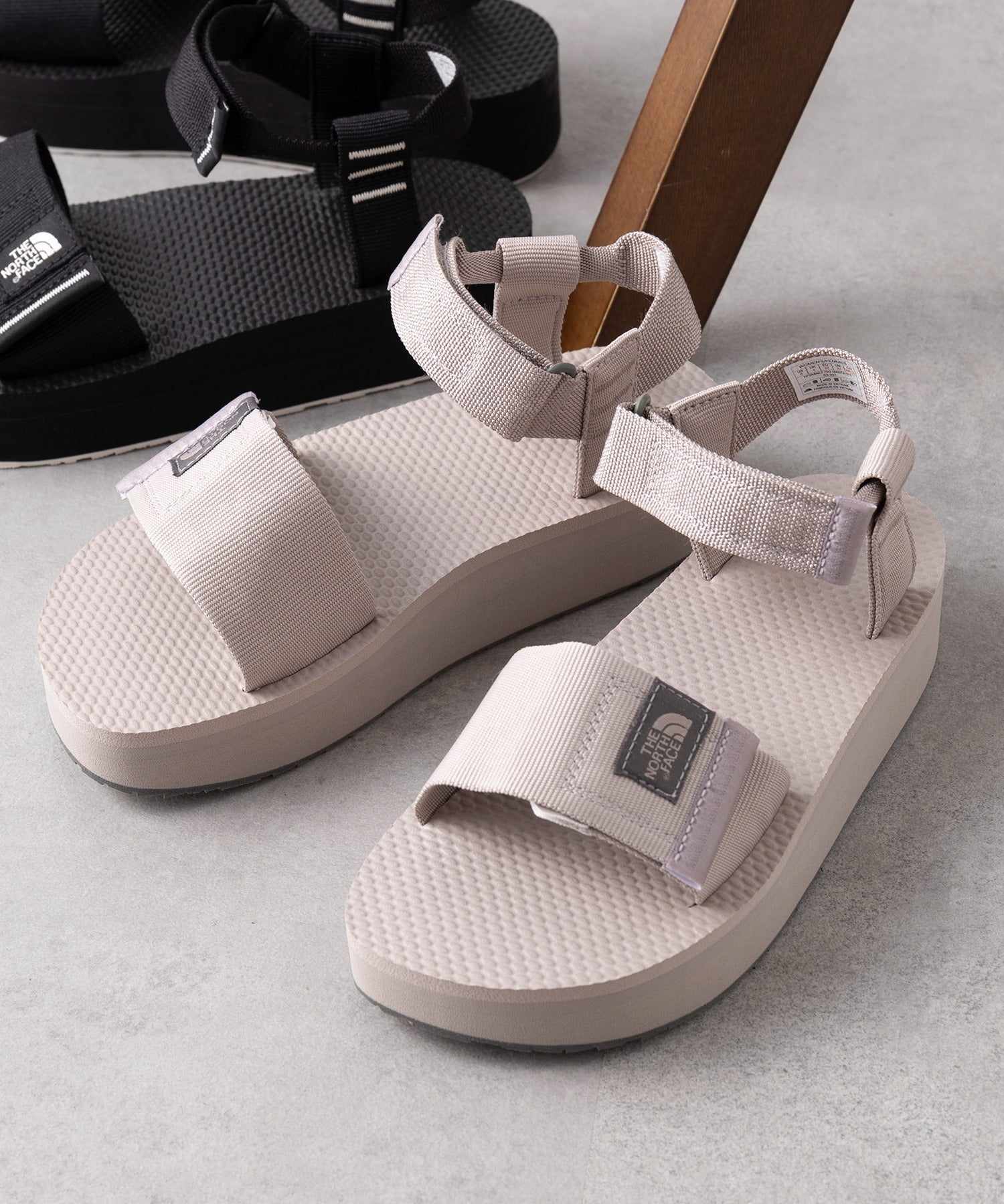 ザ・ノース・フェイス THE NORTH FACE Skeena Platform プラットフォームサンダル (グレー) グレー