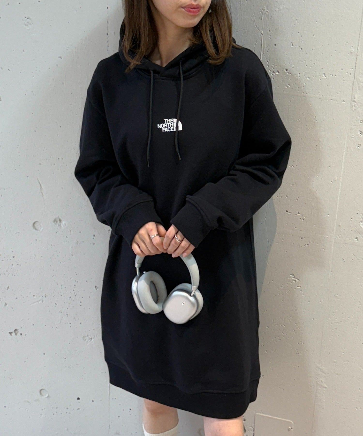 ザ・ノース・フェイス THE NORTH FACE 8EEE/W ESSENTIAL RELAXED HOODED DRESS パーカースウェットワンピース (ブラック) ブラック