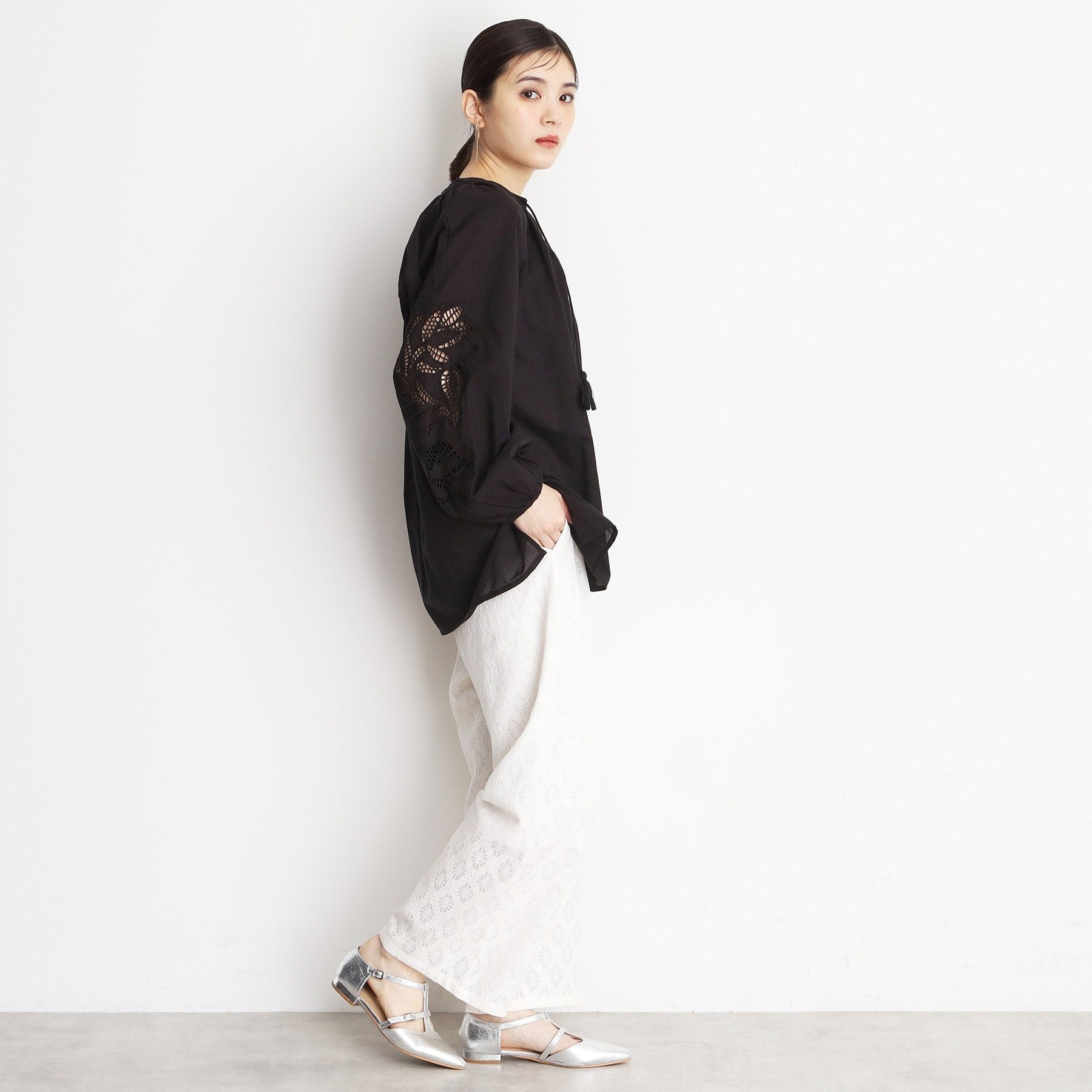 ザ ショップ ティーケー (ウィメン) THE SHOP TK(Women) キャンブリックボイル袖刺繍ブラウス (カーキ(027)) カーキ(027)