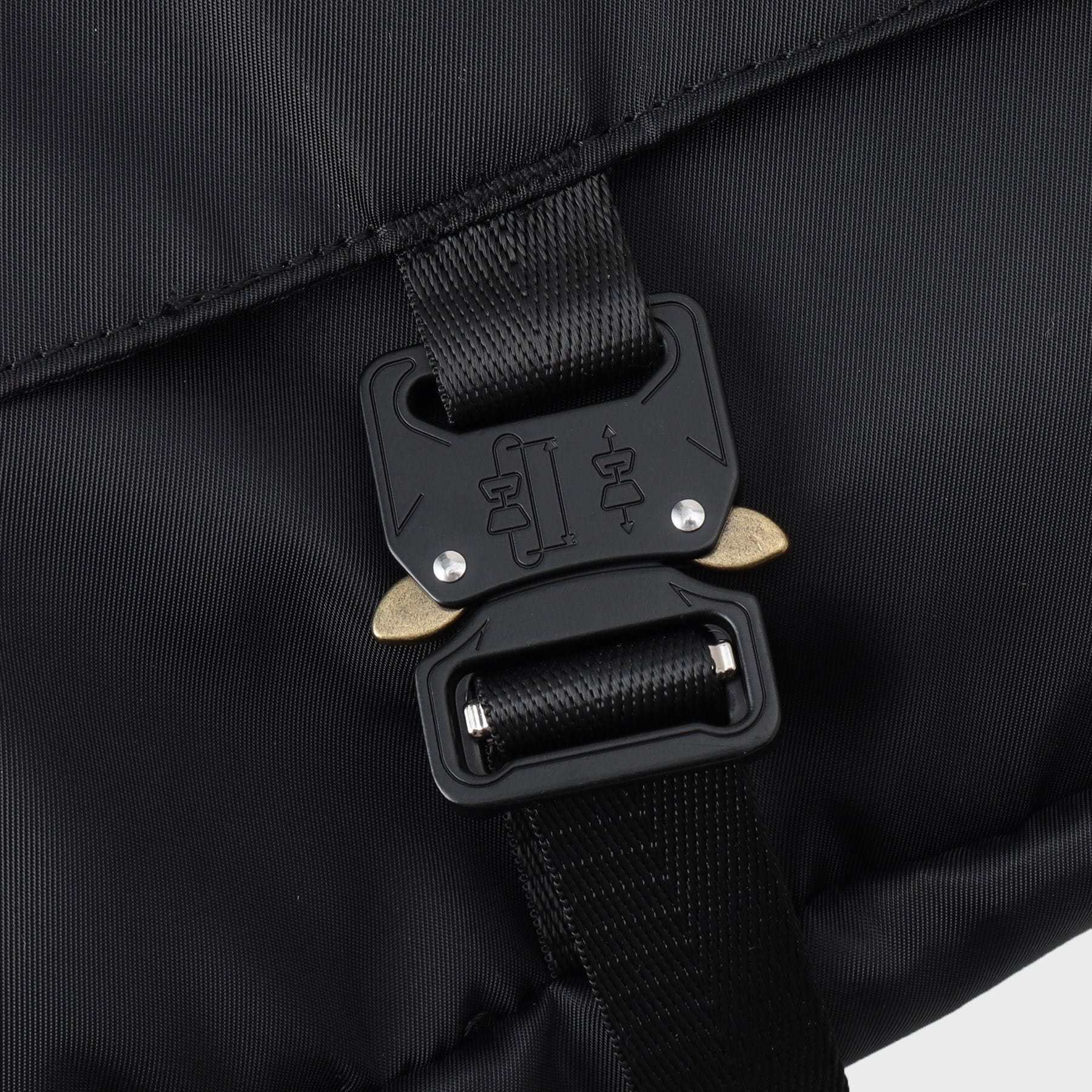 ザ ショップ ティーケー(メンズ) THE SHOP TK(Men) メタルバックルメッセンジャーバッグ (ブラック(019)) ブラック(019)